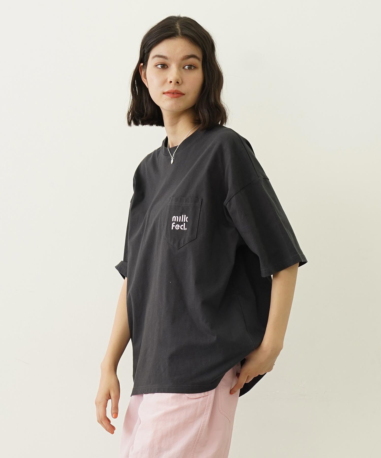 CUT OUT LOGO POCKET WIDE S/S TEE