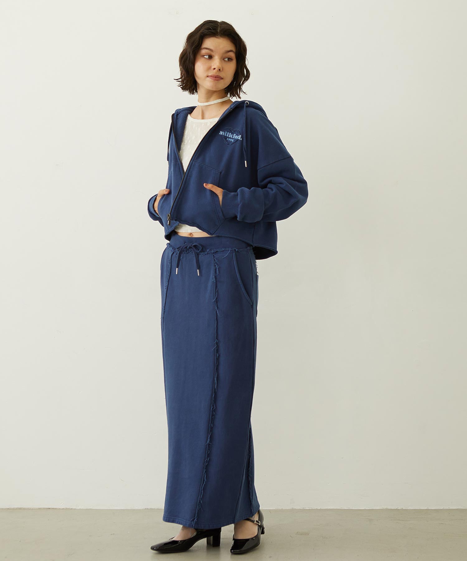 HEART MOTIF FADED CROPPED ZIP UP HOODIE