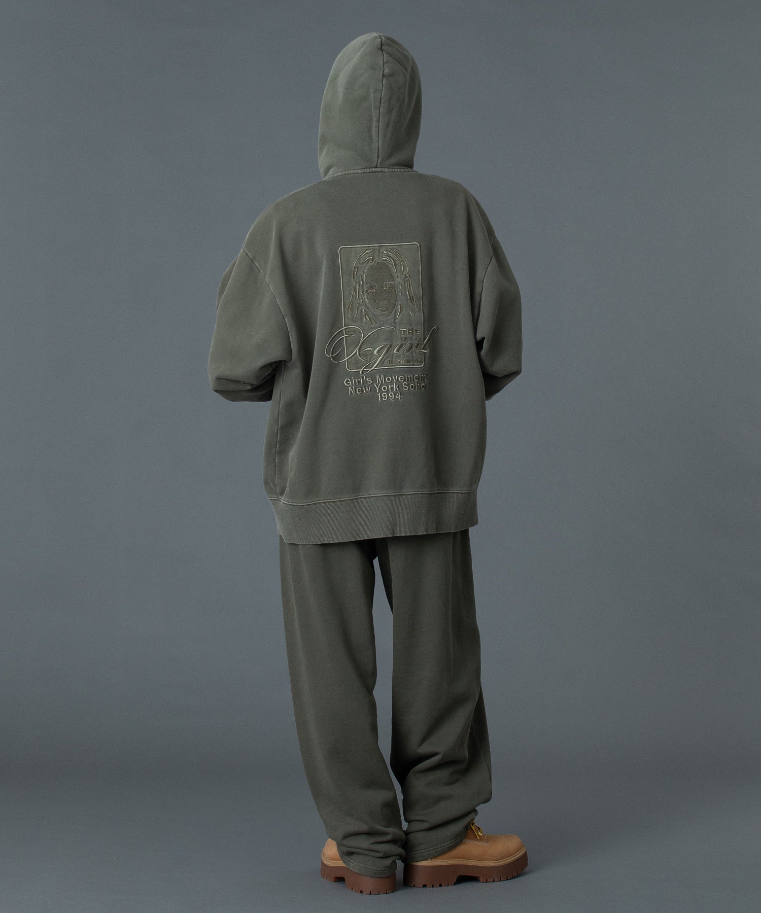 PIGMENT DYED FACE AND LOGO SQUARE PATCH SWEATPANTS