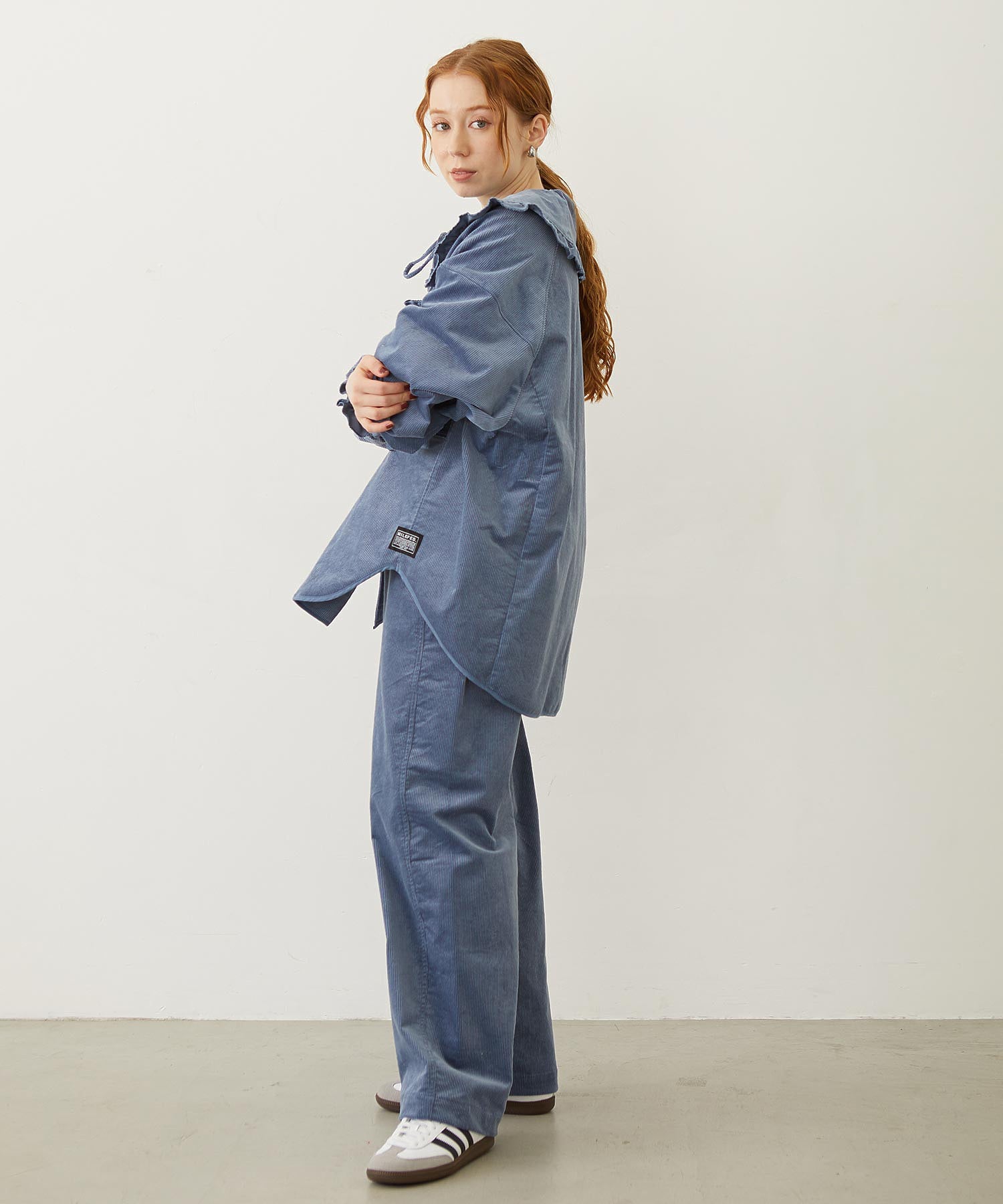 BIG COLLAR CORDUROY SHIRT