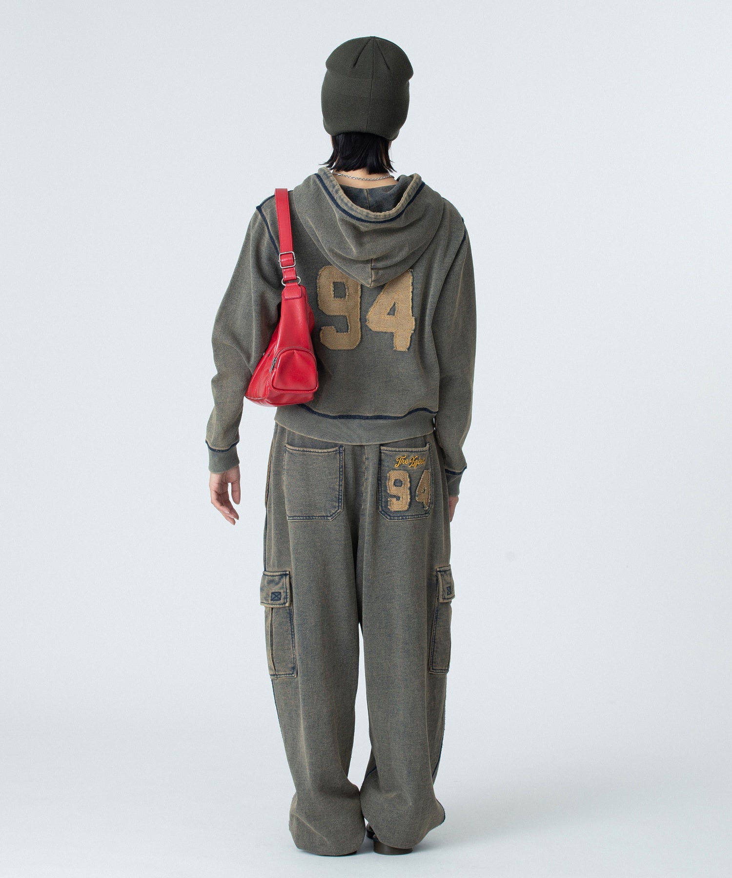 OVERDYED NUMBER PATCH CARGO SWEATPANTS