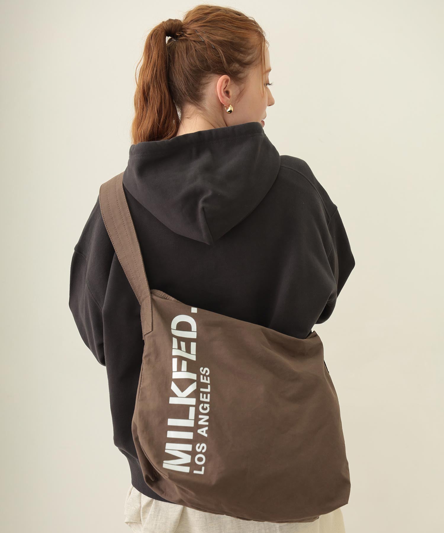 STENCIL LOGO SHOULDER BAG MILKFED.