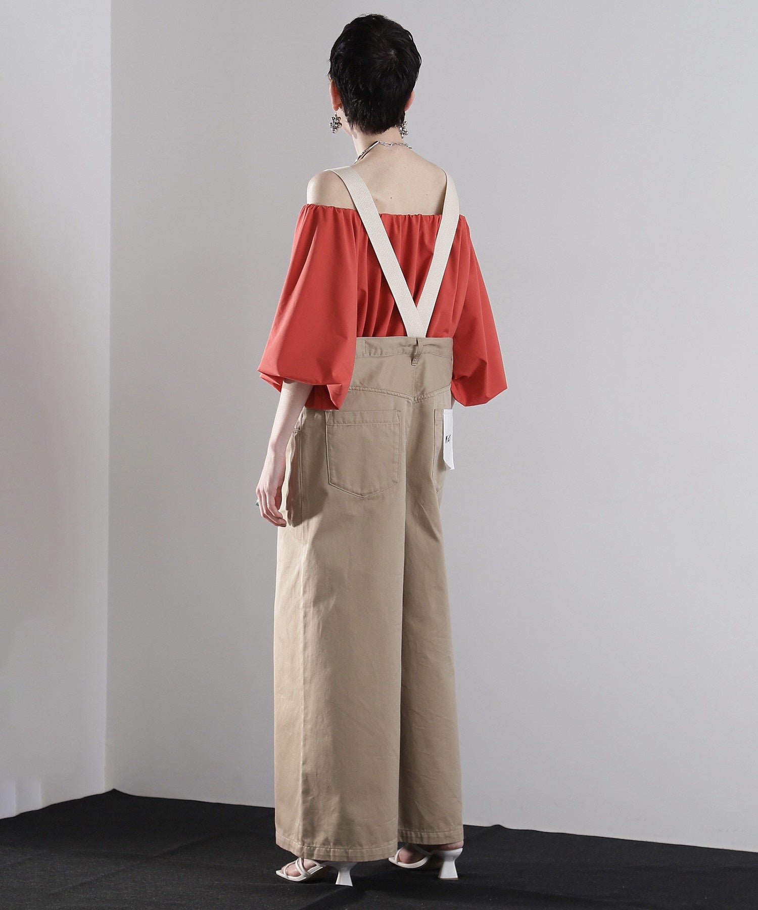 サスペンダータックワイドパンツ
