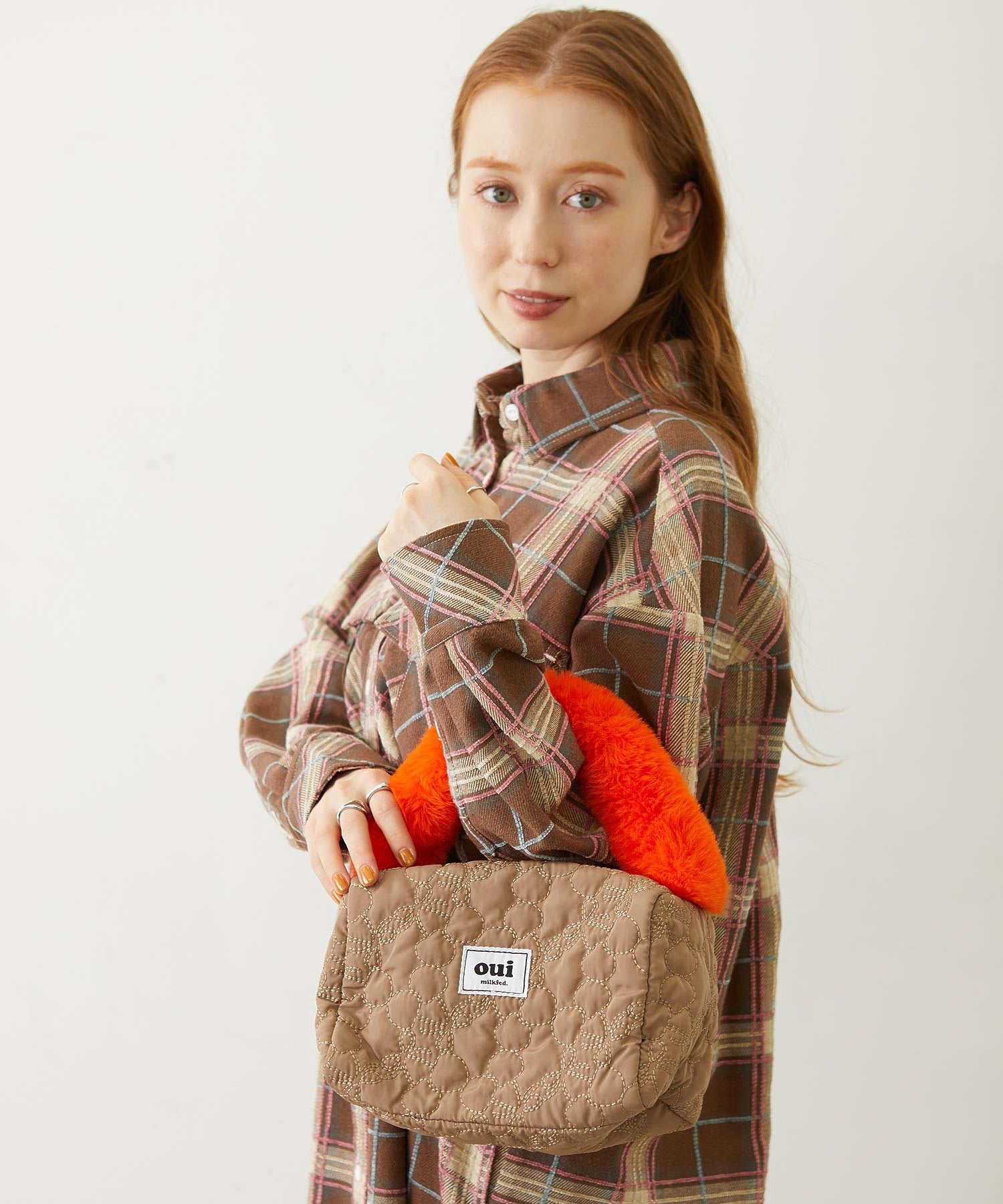 CHERRY QUILTED FUR HANDLE BAG