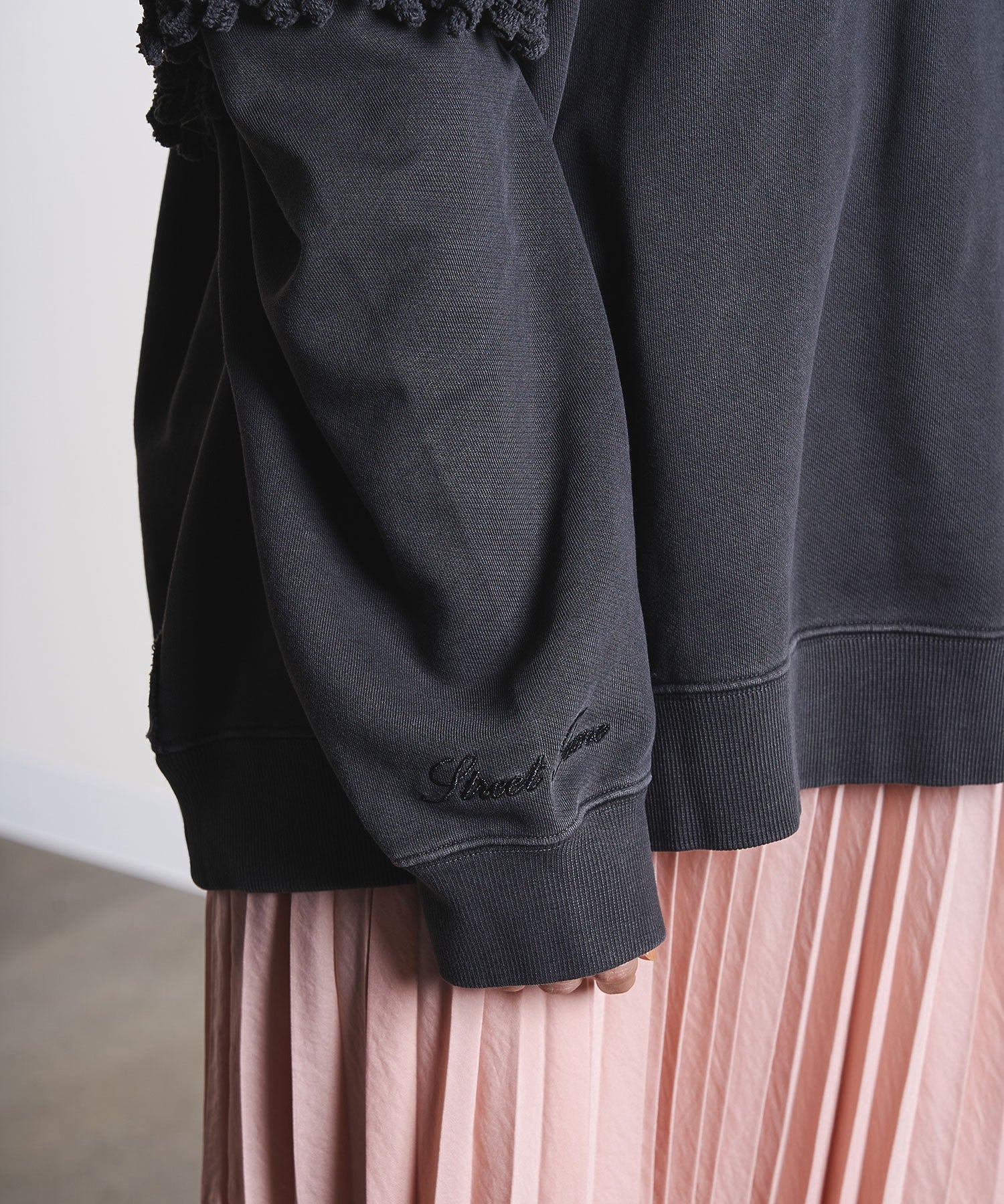 GENE HEAVENS/FRONT AND BACK FRINGE SWEAT