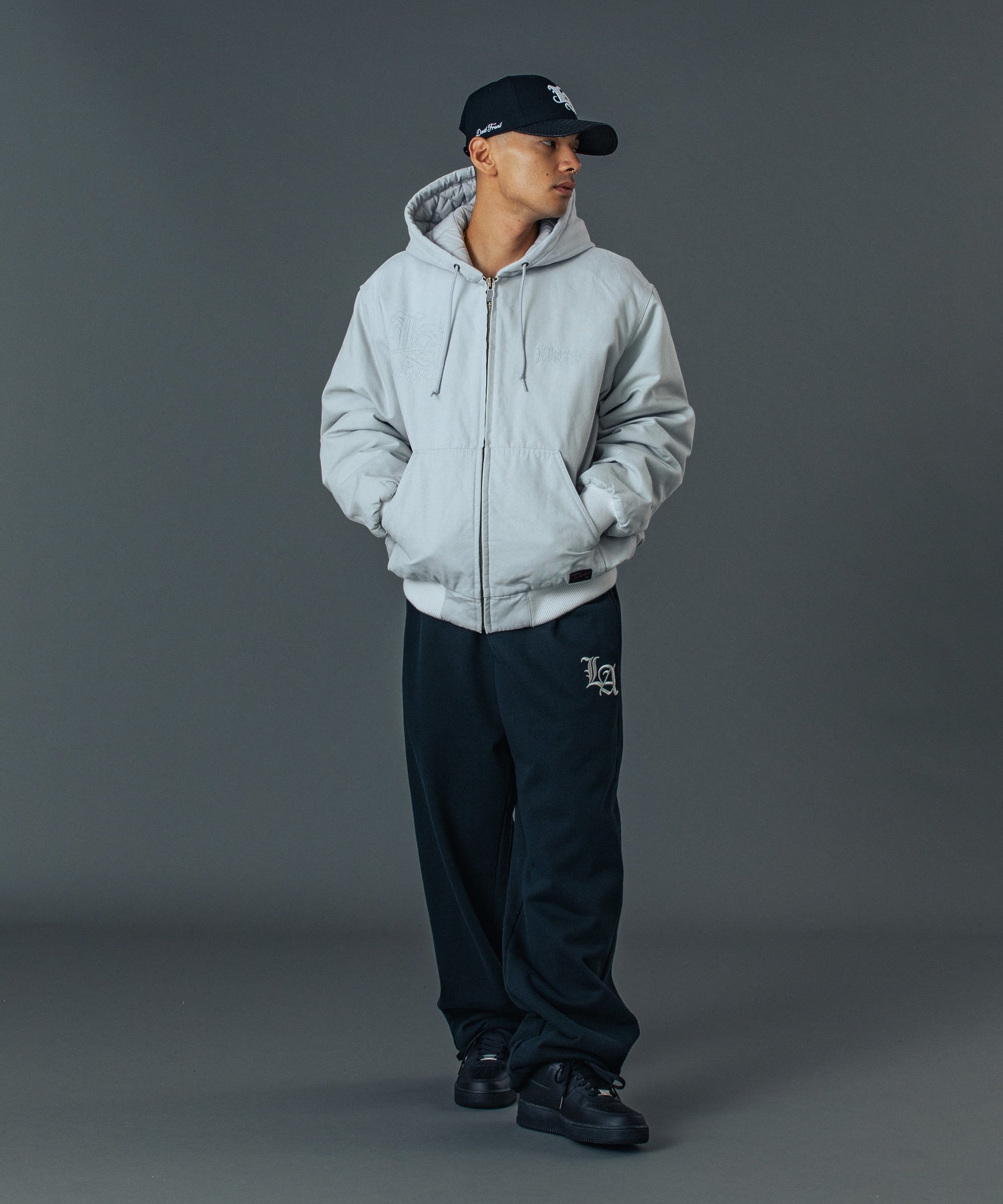 PATCHED OLD ENGLISH HOODED WORK JACKET – calif（カリフ）公式サイト