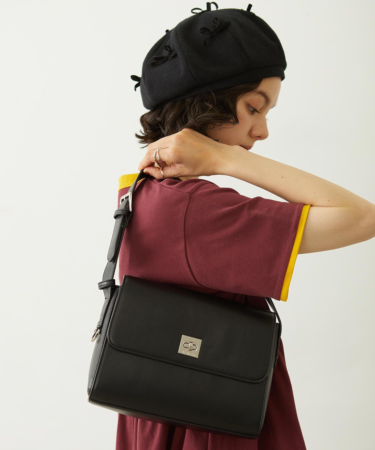 TRAPEZOID SHOULDER BAG