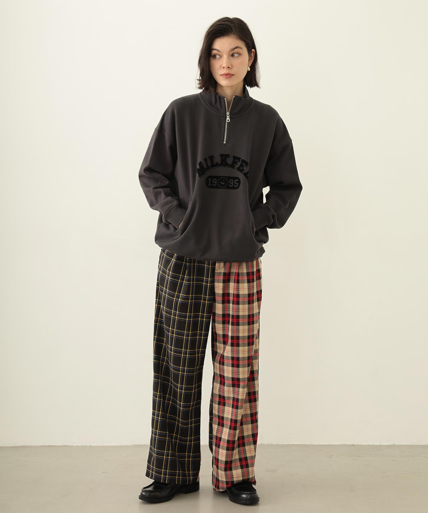 COLLEGE LOGO HALF ZIP TOP