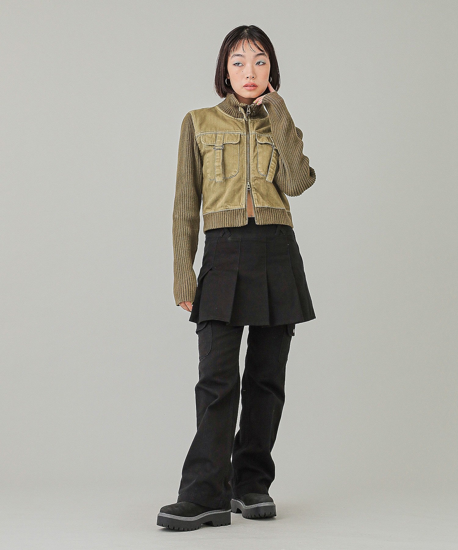 LOW RISE HIP LOGO PANTS