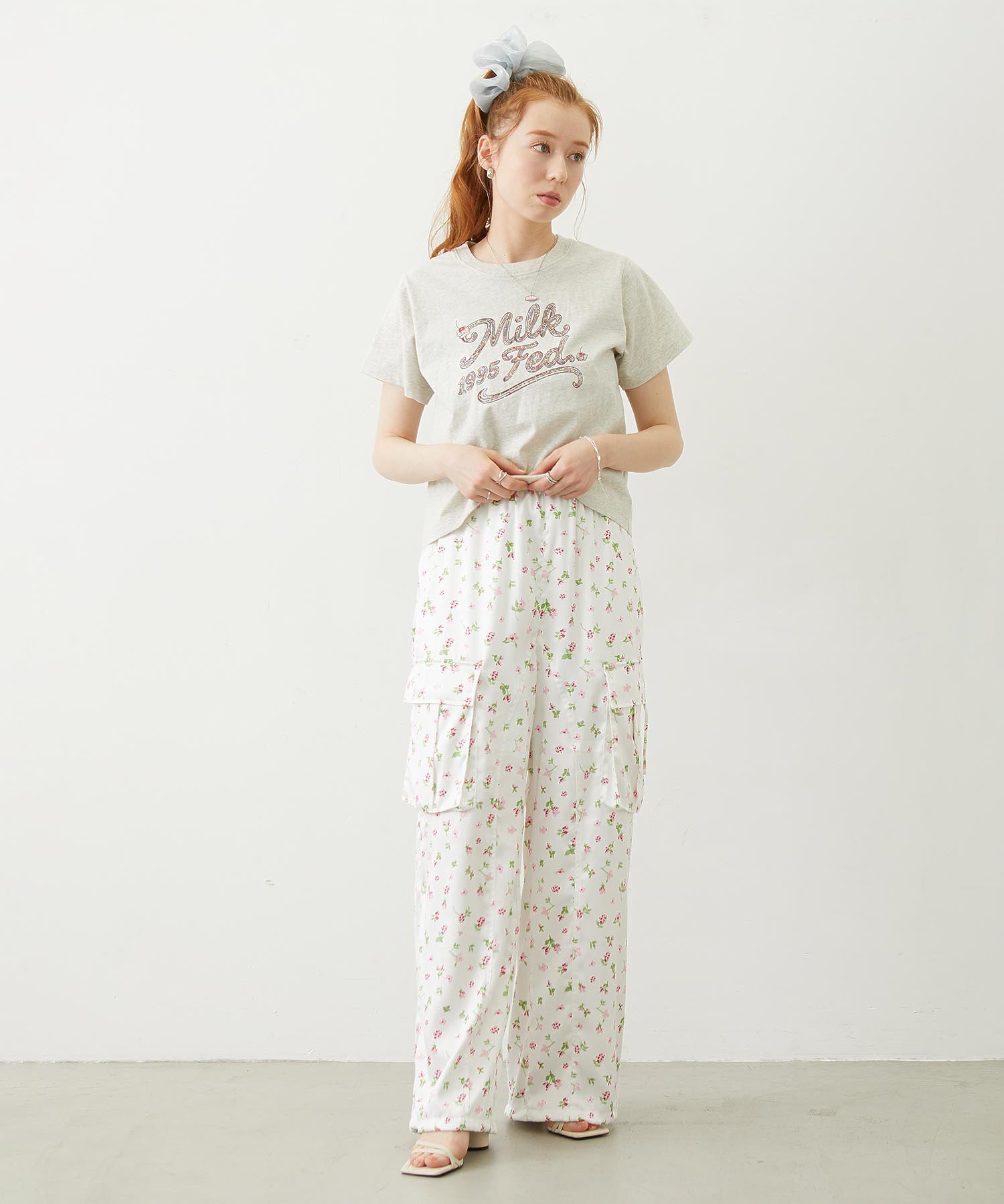 FLORAL PATTERN SATIN CARGO PANTS