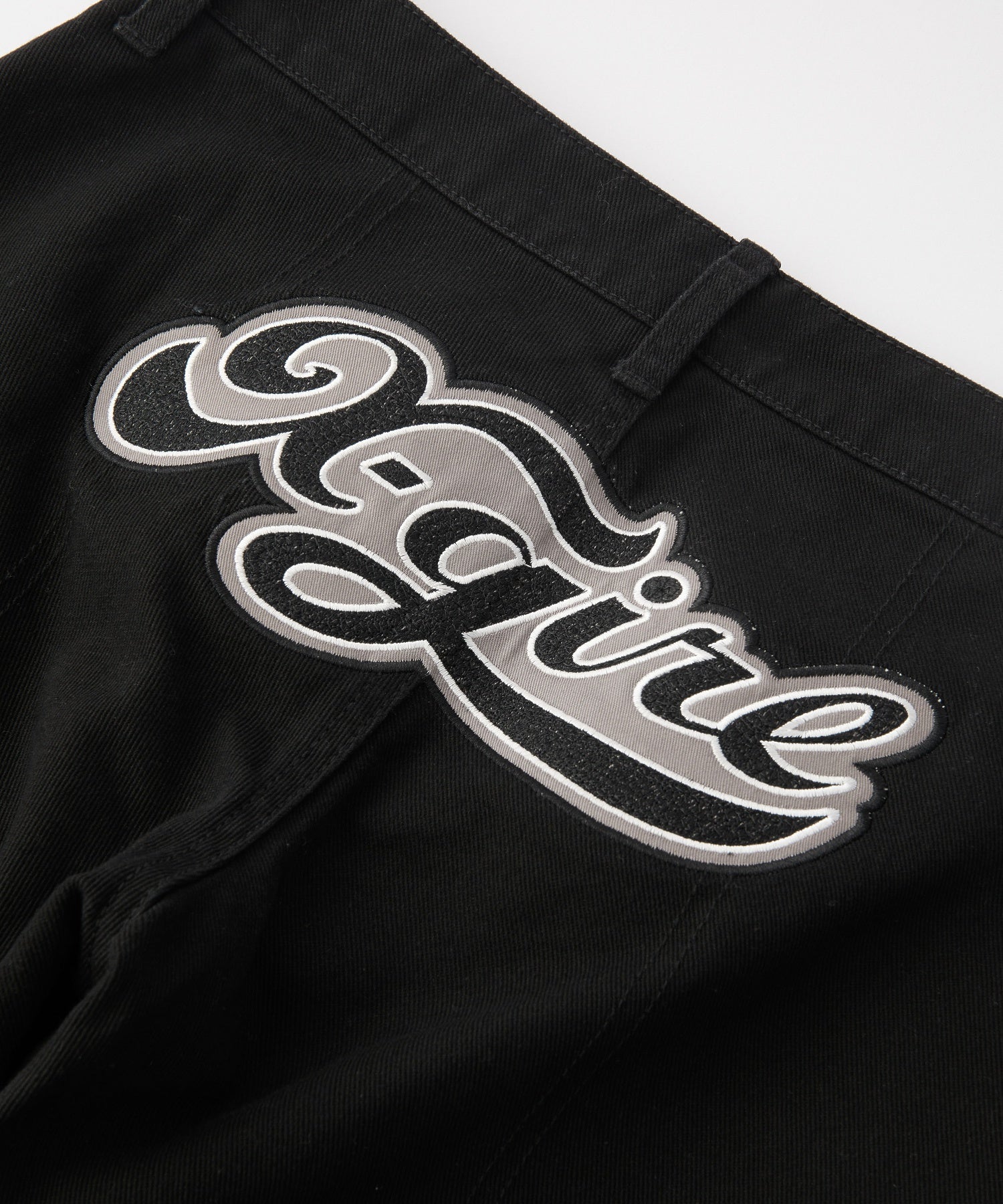 LOW RISE HIP LOGO PANTS