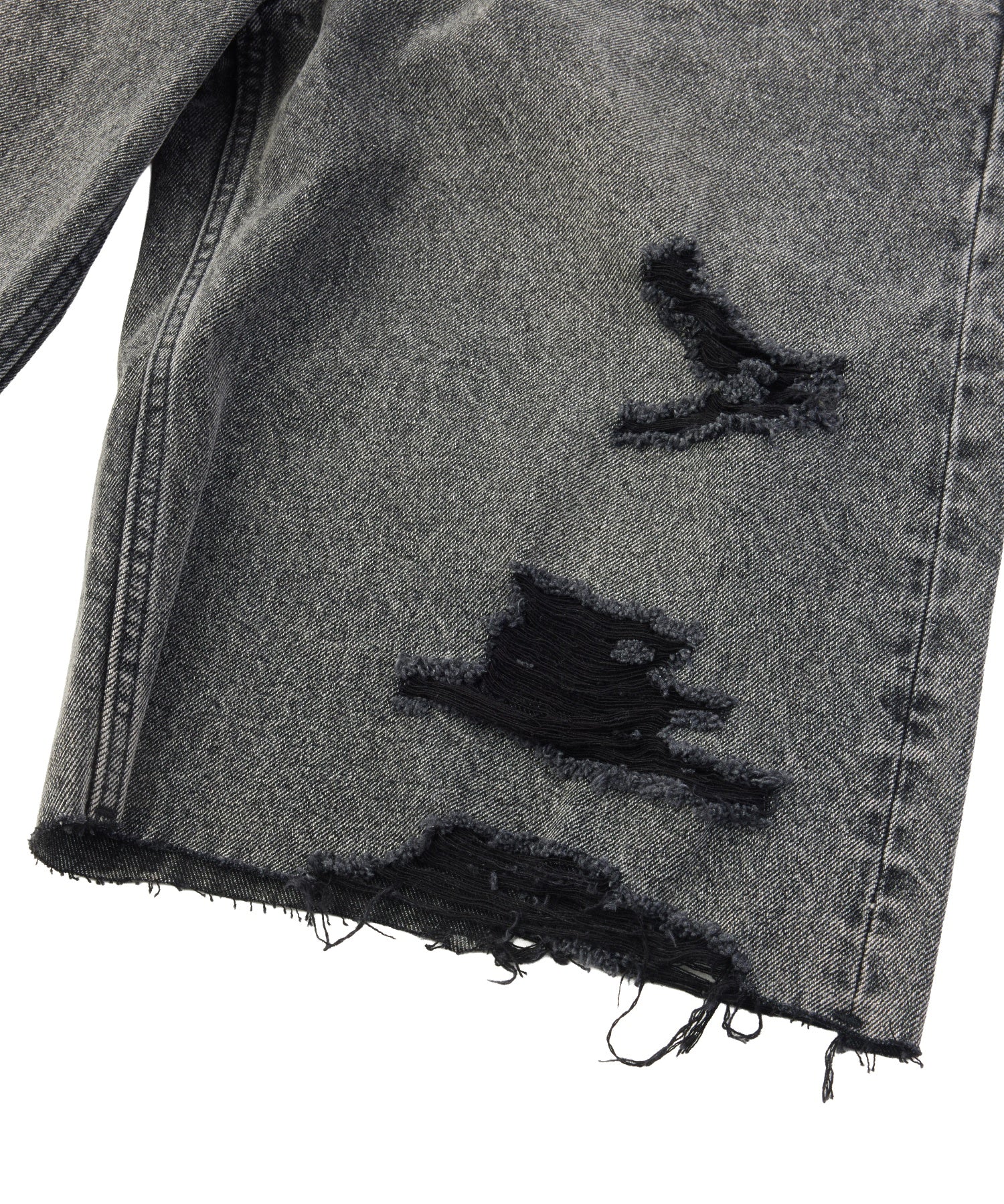 EMBLEM POCKET DISTRESSED DENIM SHORTS