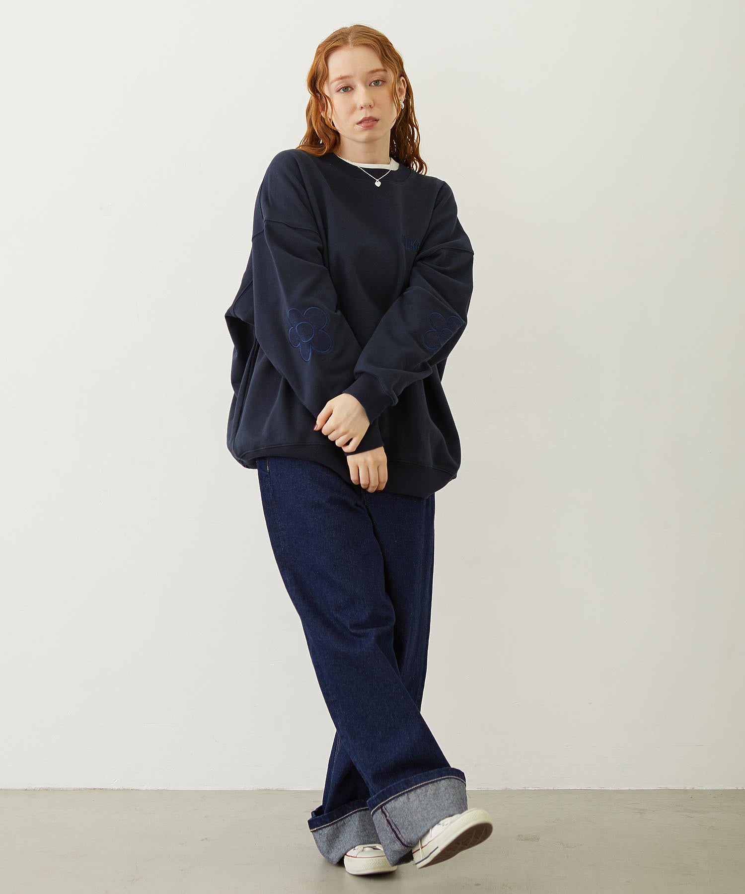 FLOWER ELBOW PATCH SWEAT TOP