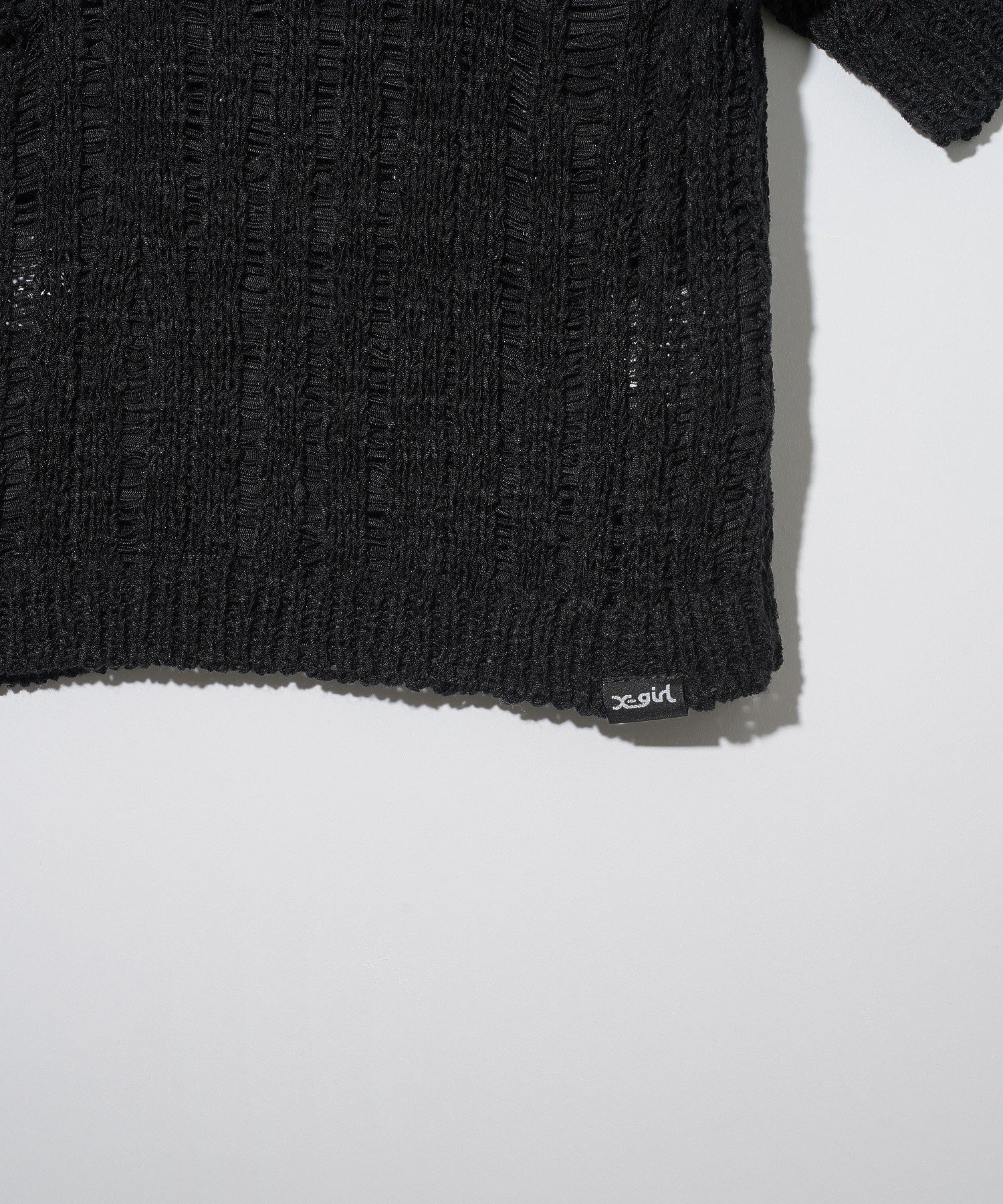 DISTRESSED TAPE YARN KNIT TOP