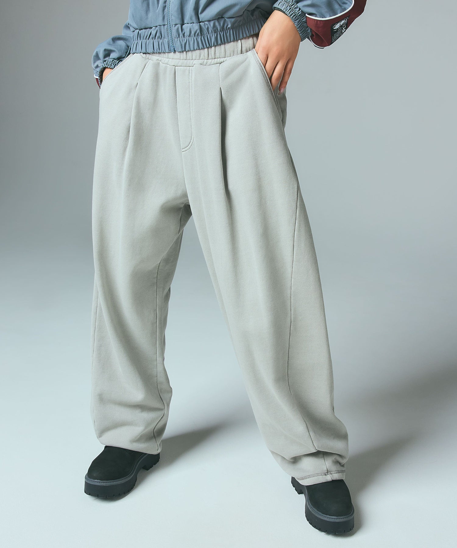 PIGMENT DYED SCRIPT LOGO SWEATPANTS