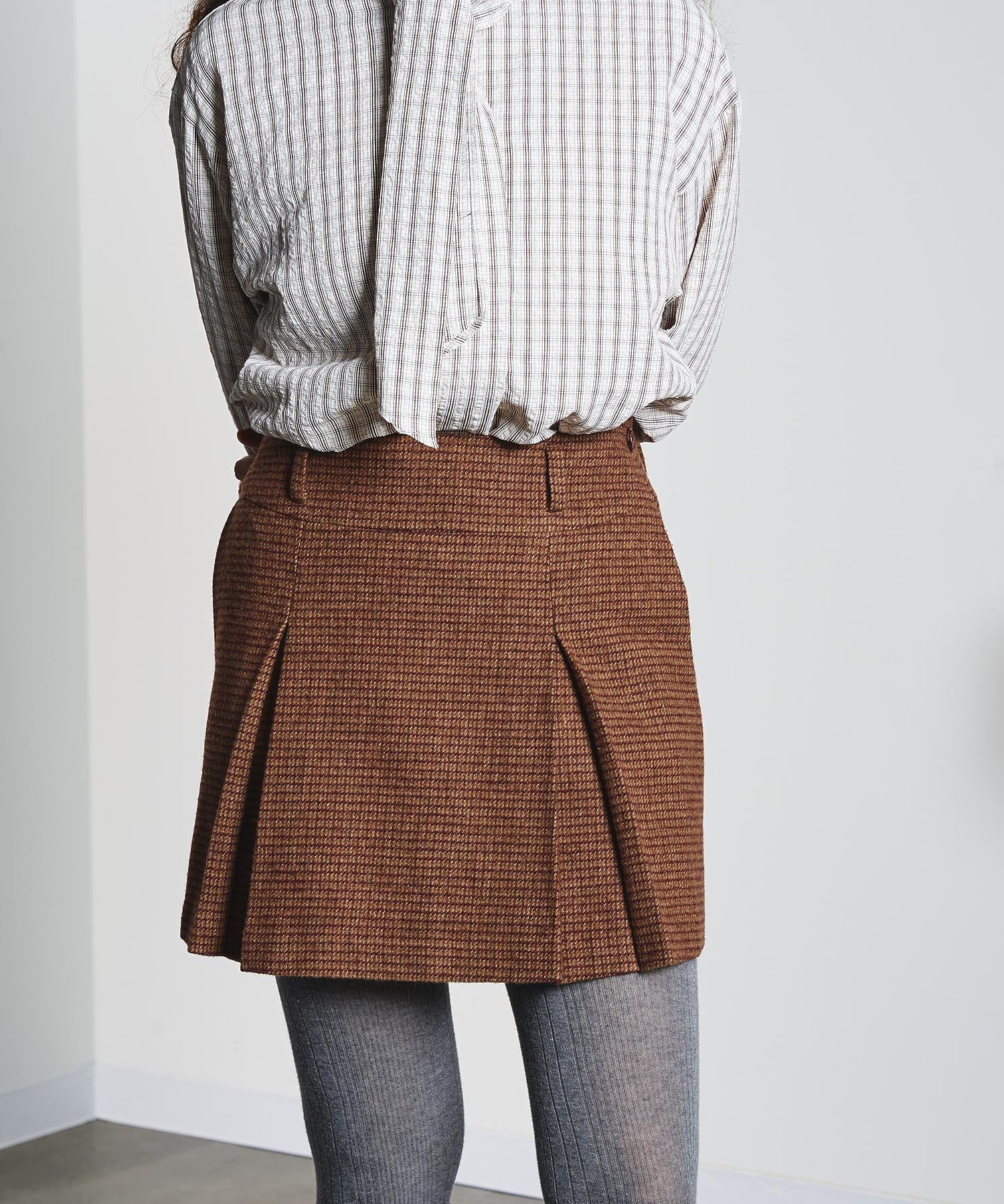 BOX PLEATS MINI SKIRT