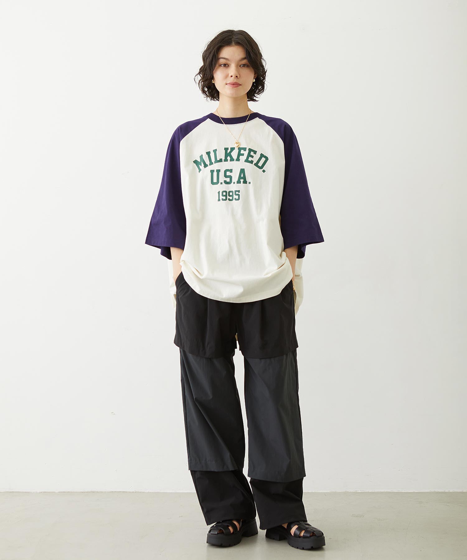 COLLEGE LOGO BIG S/S TOP