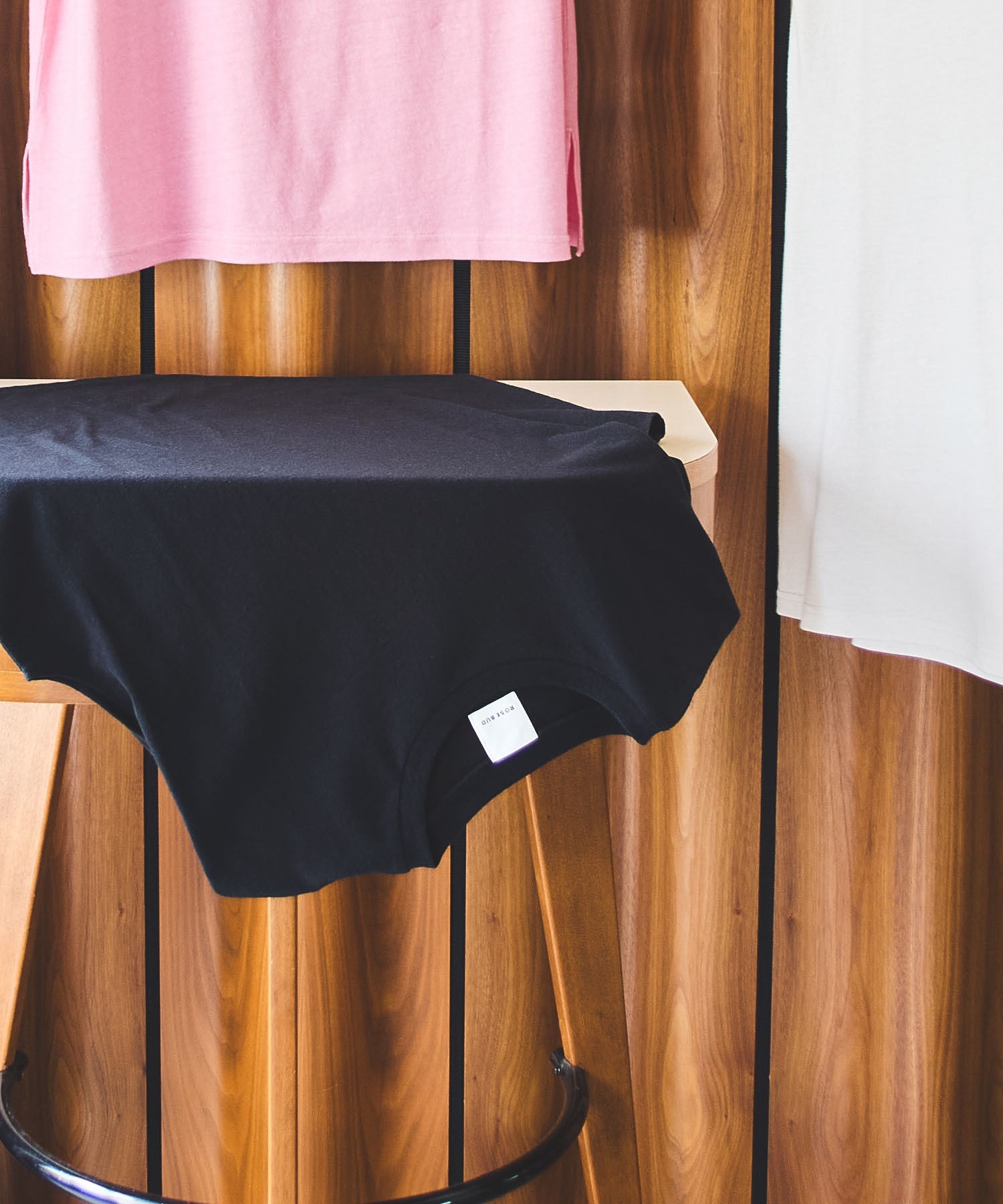 【WEB・一部店舗限定】SHOULDER TUCKED SLEEVELESS TEE