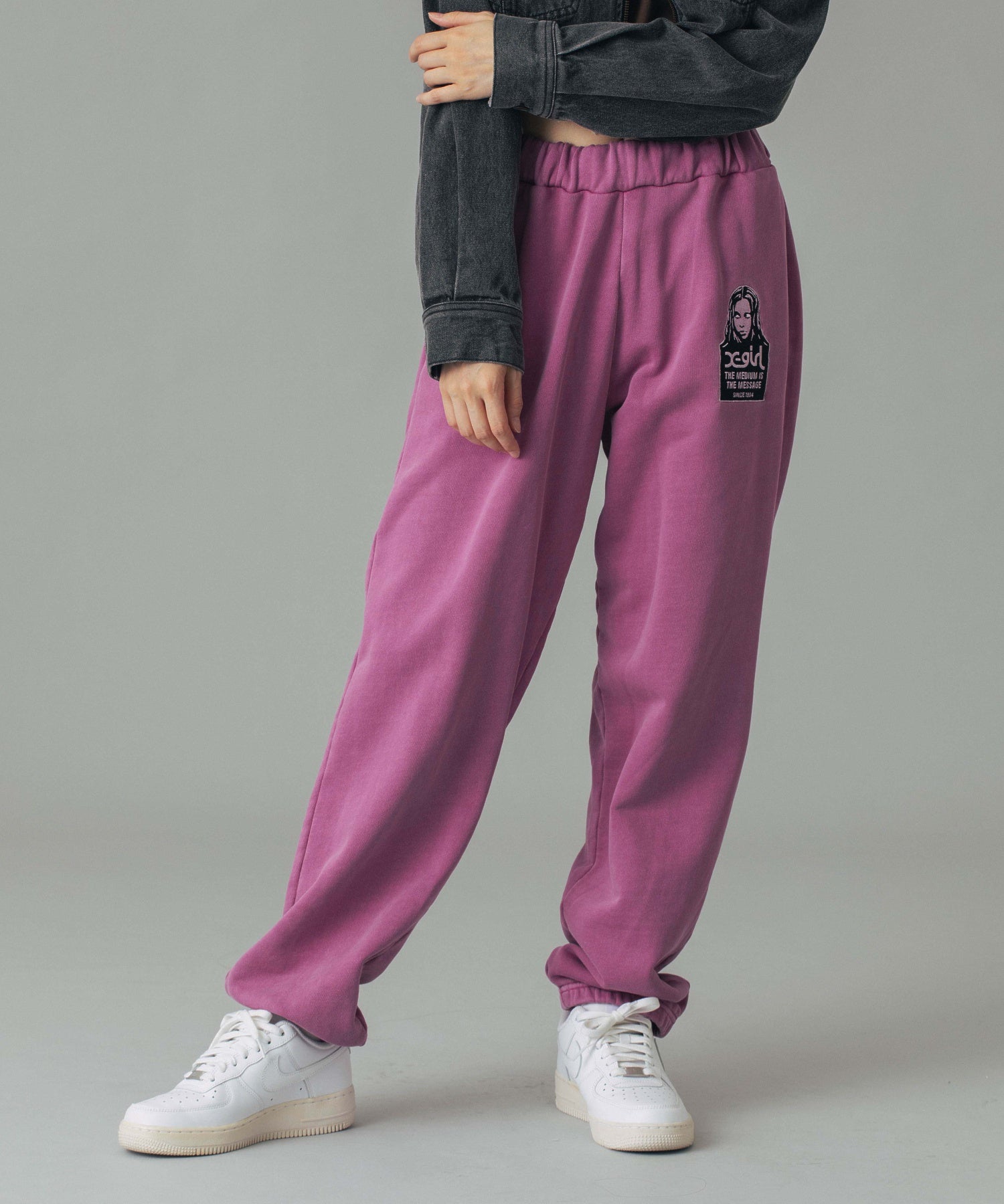 MESSAGE AND FACE PATCH FADED SWEAT PANTS