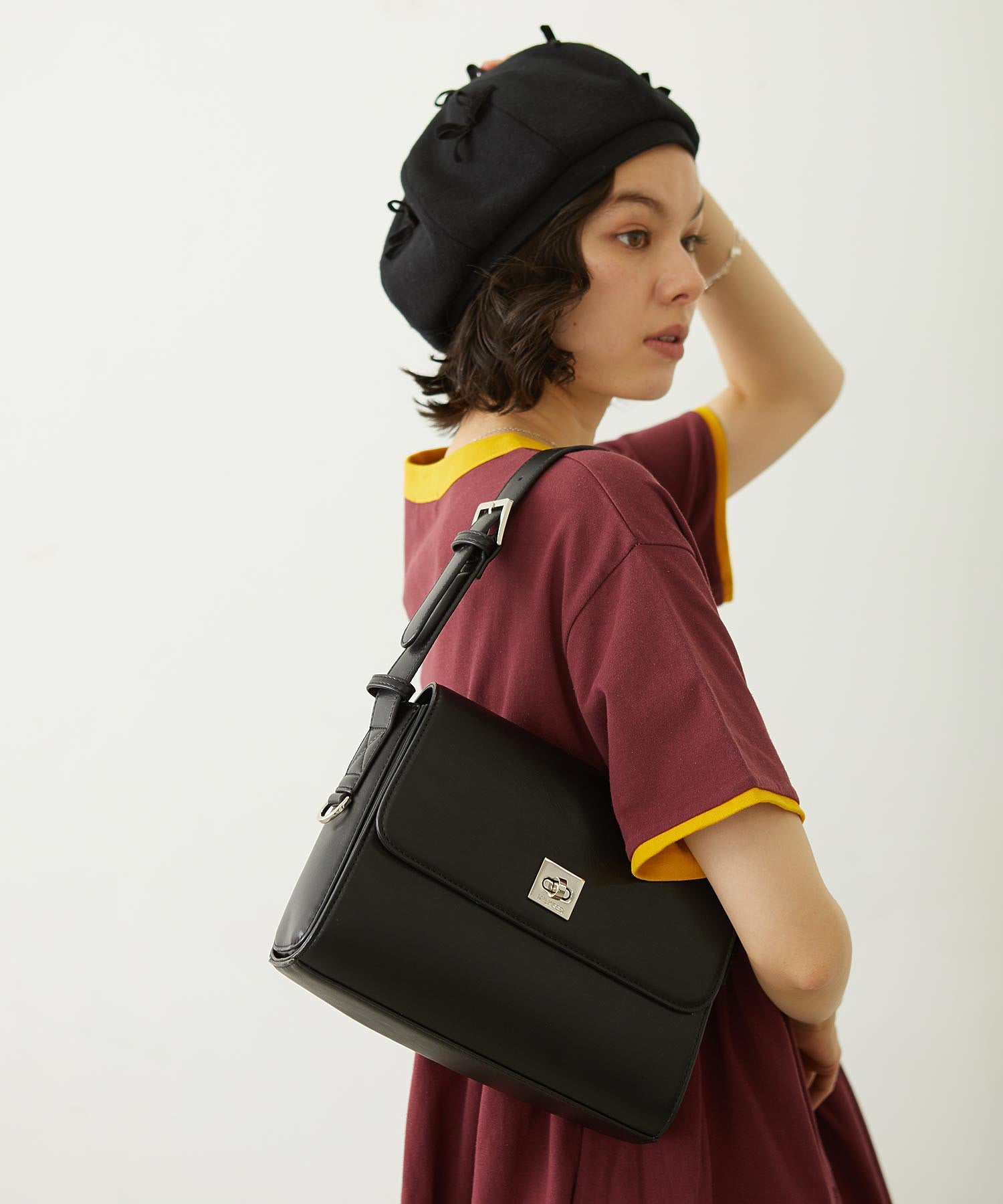 TRAPEZOID SHOULDER BAG