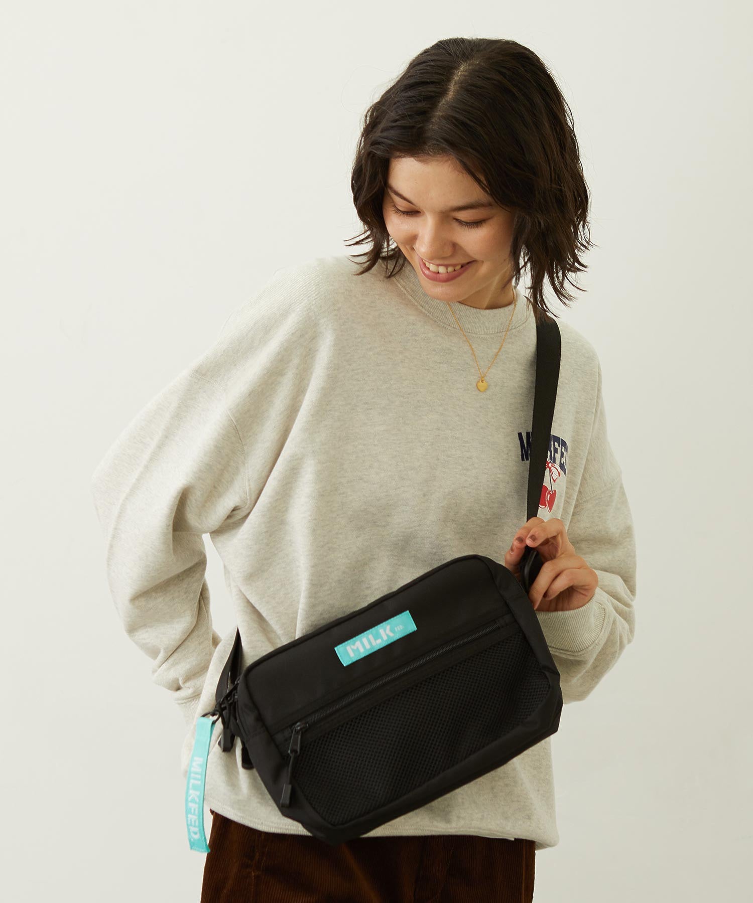 SHOULDER WIDE BAG MESH POCKET LtGREEN
