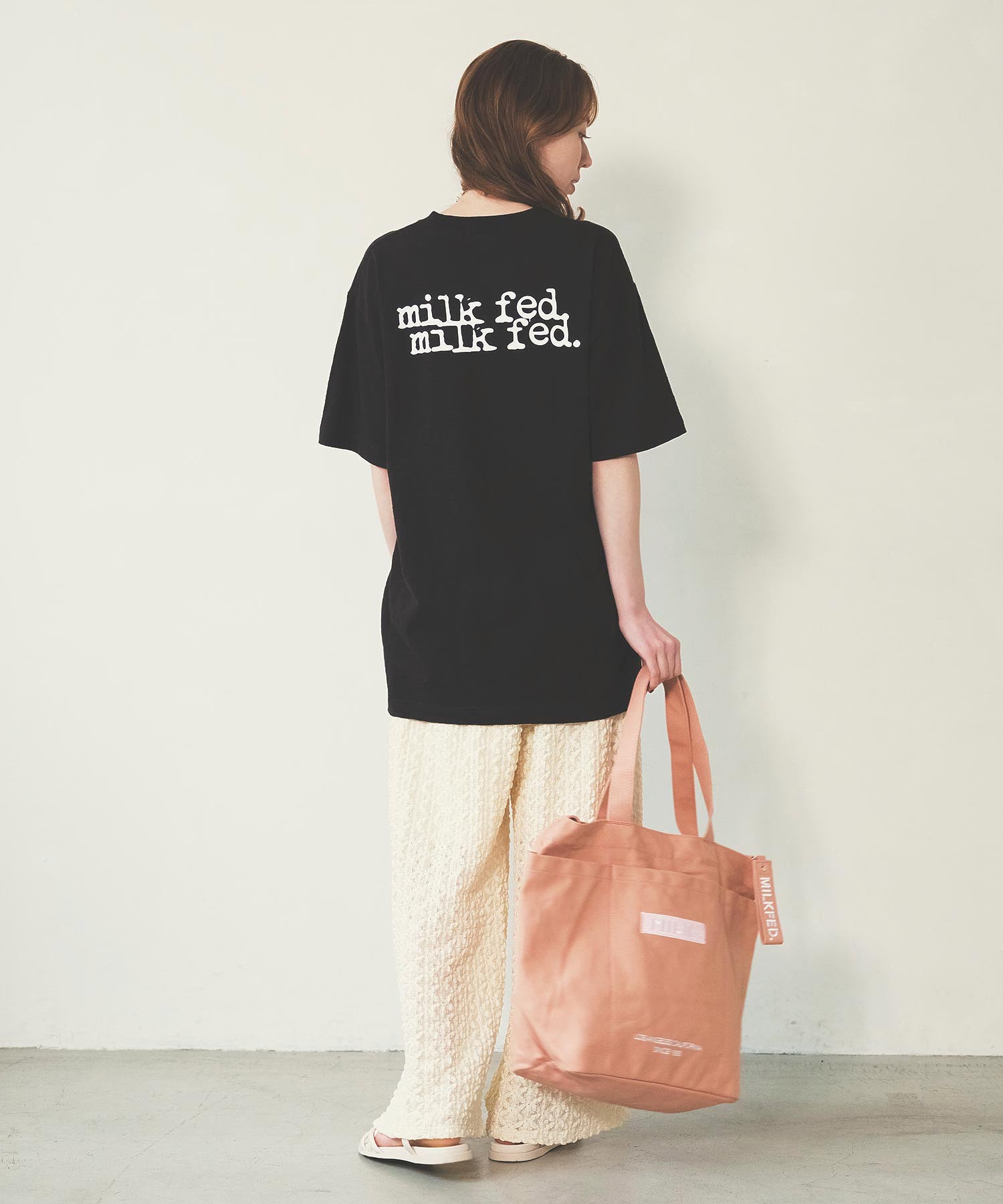 BAR AND UNDER LOGO BIG CANVAS BAG MILKFED.