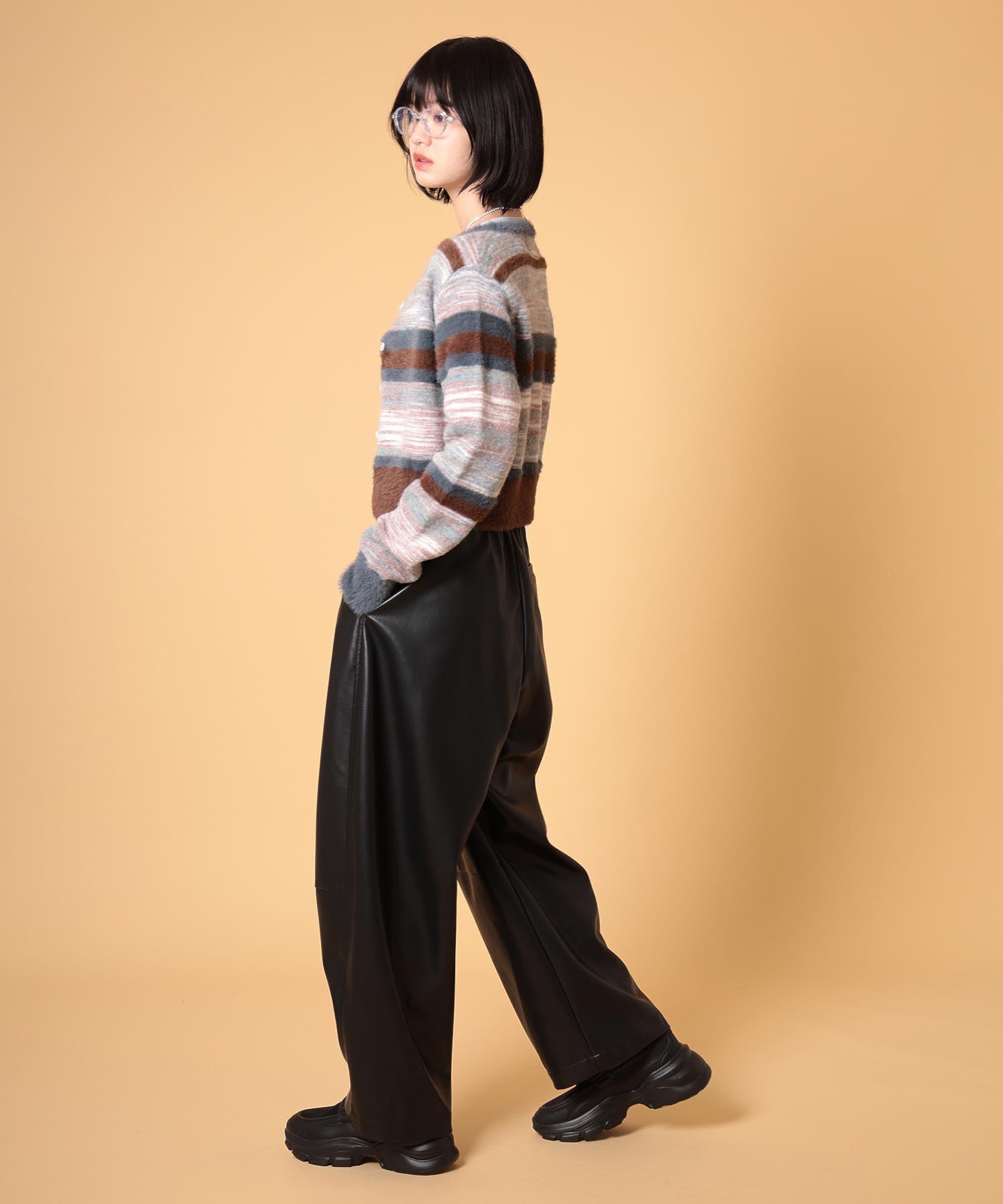 レザーカーブパンツ