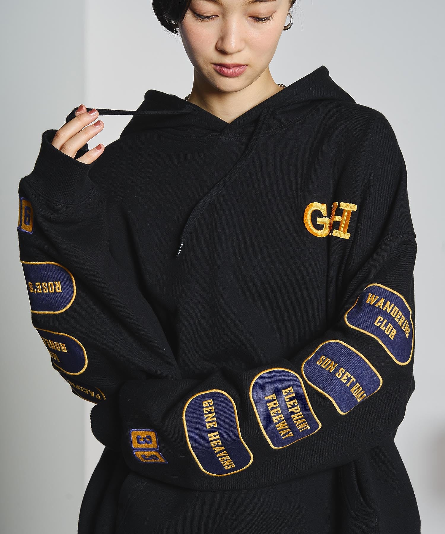 GENE HEAVENS/EMBROIDERY HOODED SWEAT