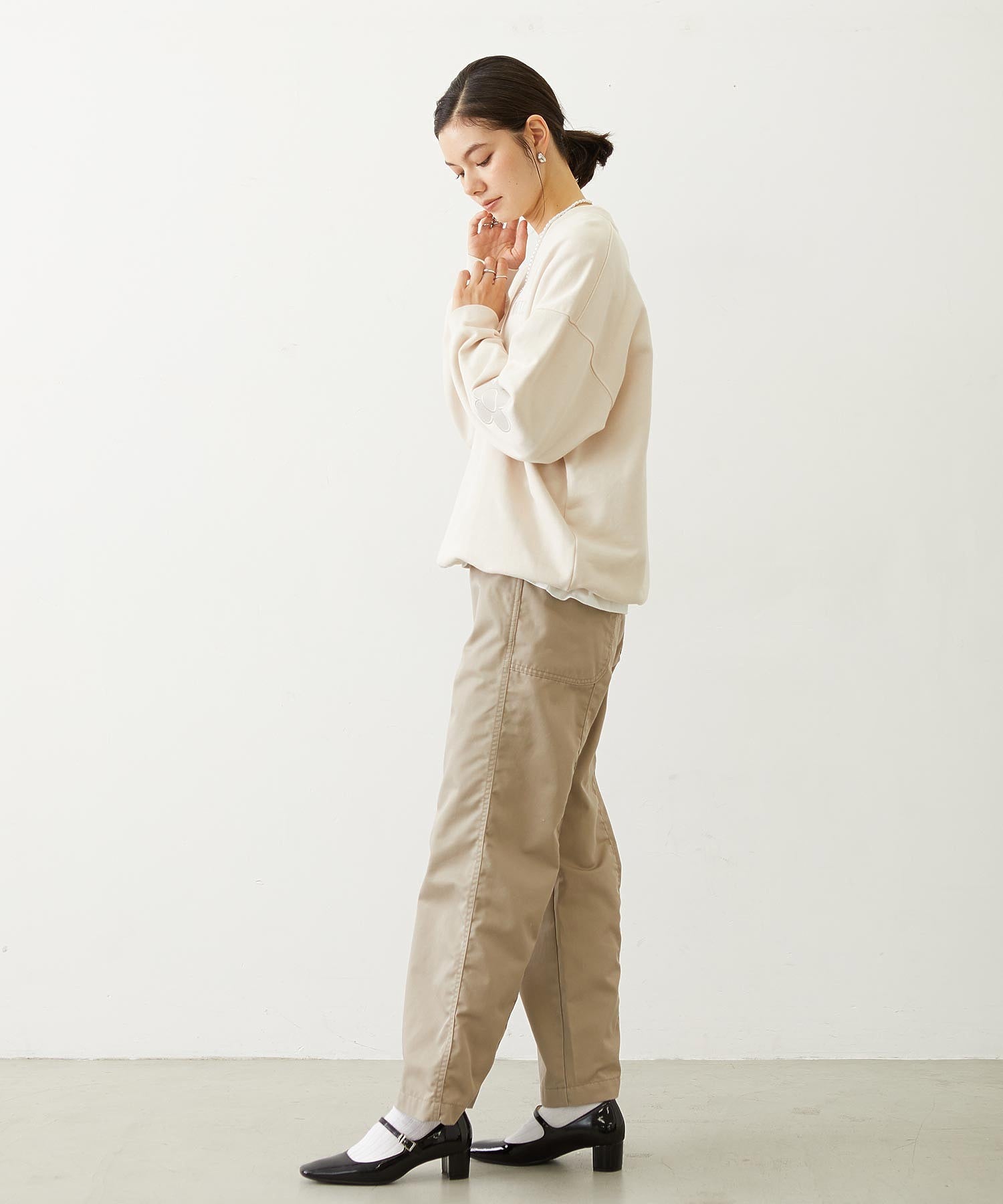 FLOWER ELBOW PATCH SWEAT TOP