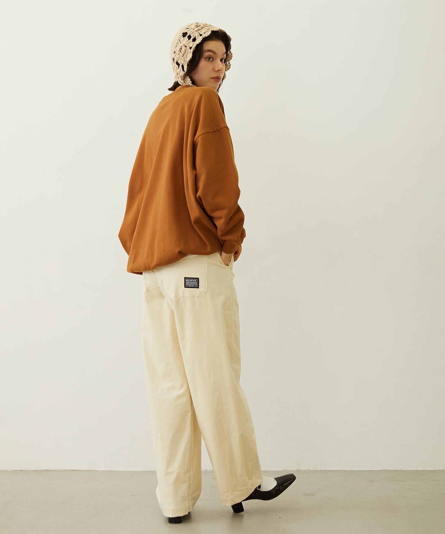 BLOOMING FLOWER EMBROIDERY SWEAT TOP