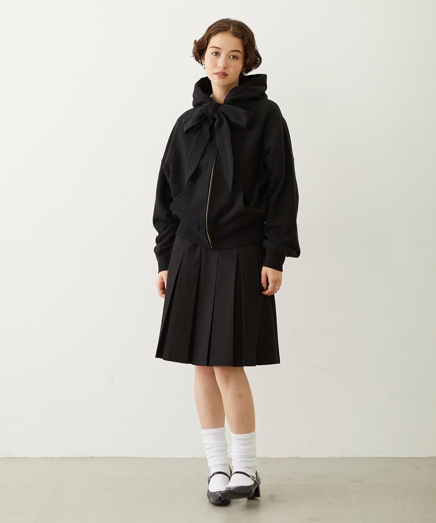 BELTED PLEATED SKIRT