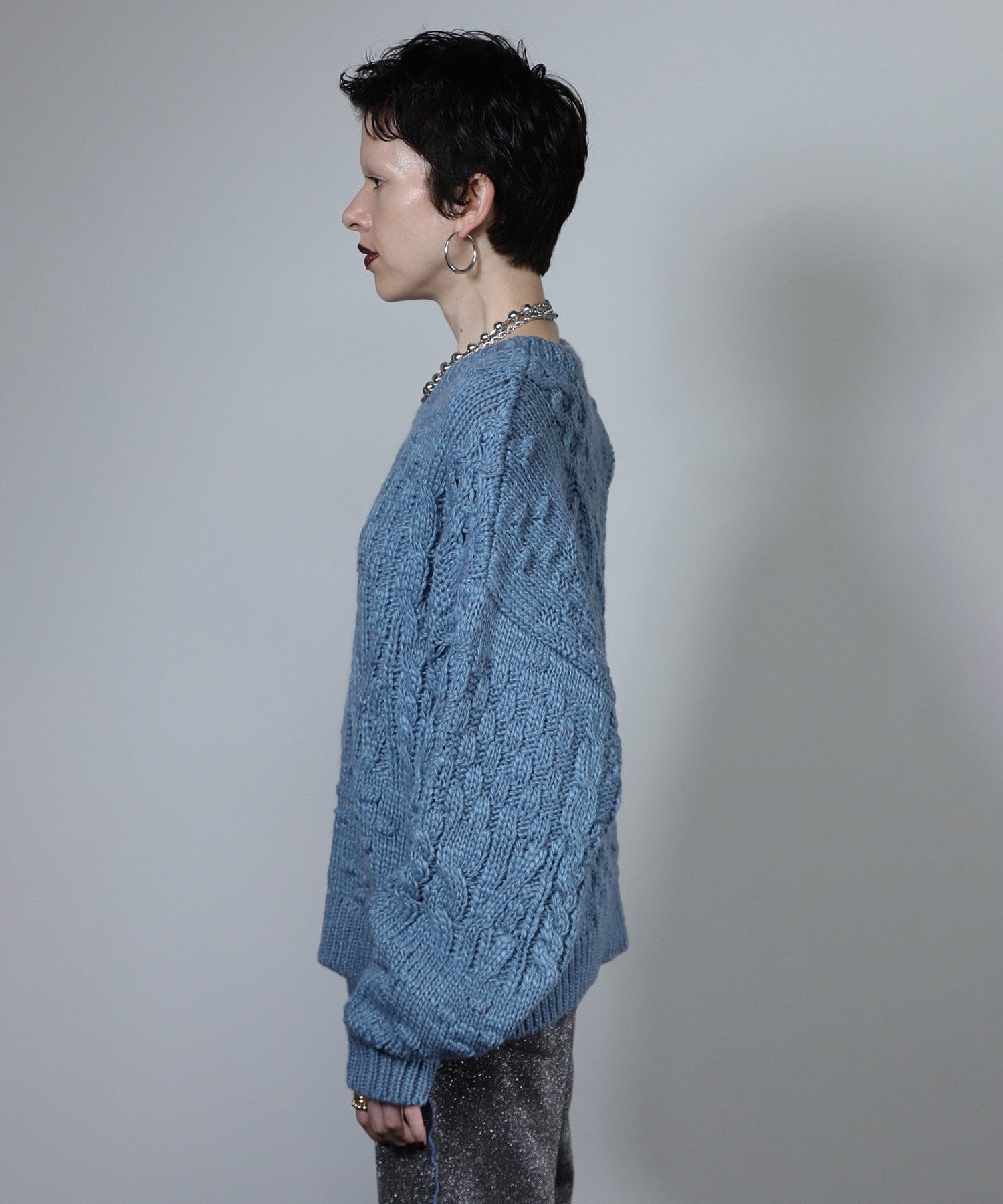 ケーブルニット