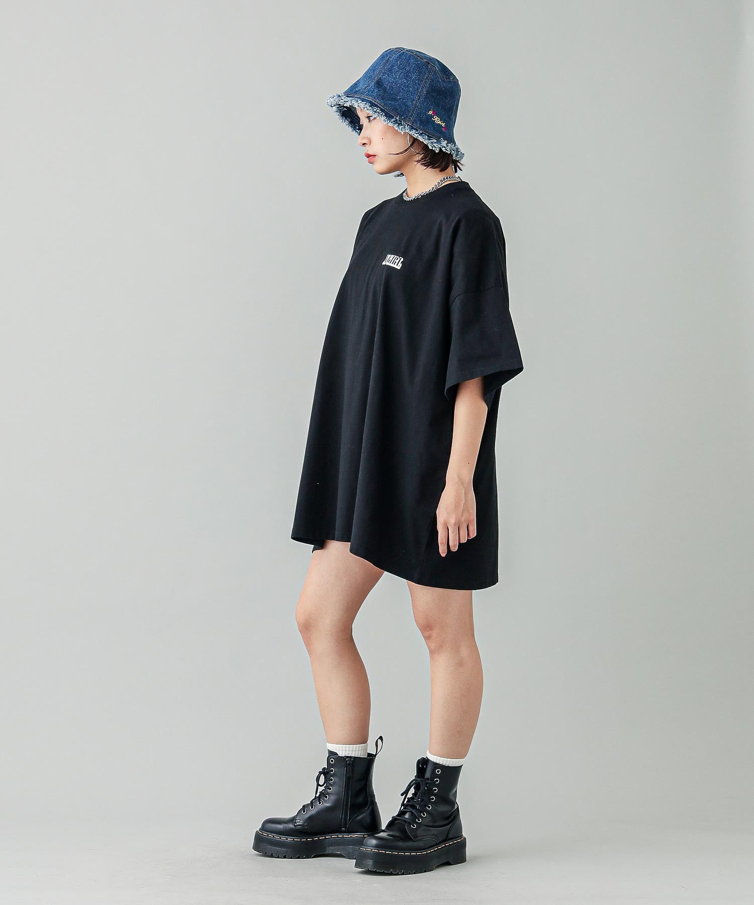 CIRCLE BACKGROUND FACE LOGO S/S BIG TEE DRESS