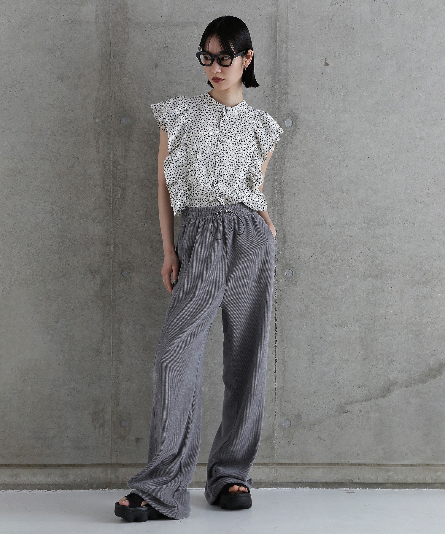 【WEB・一部店舗限定】2WAYフリルブラウス