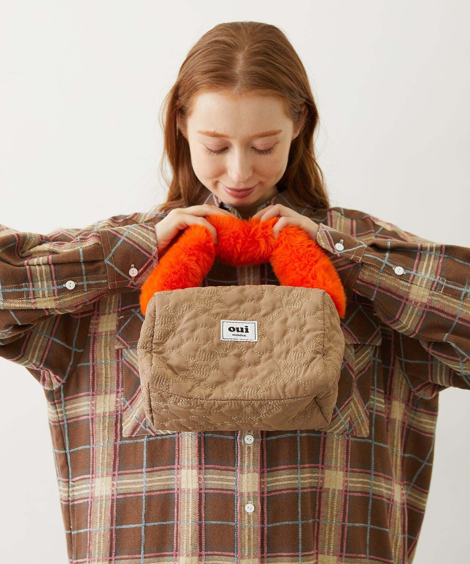 CHERRY QUILTED FUR HANDLE BAG