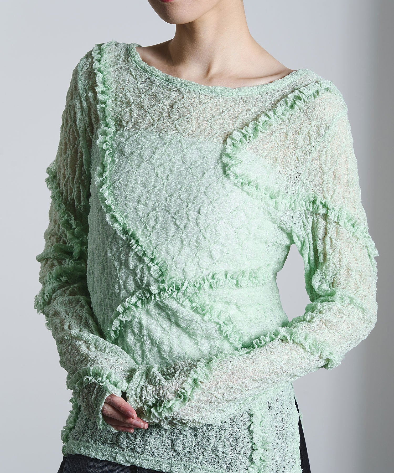 FRILL LACE TOP