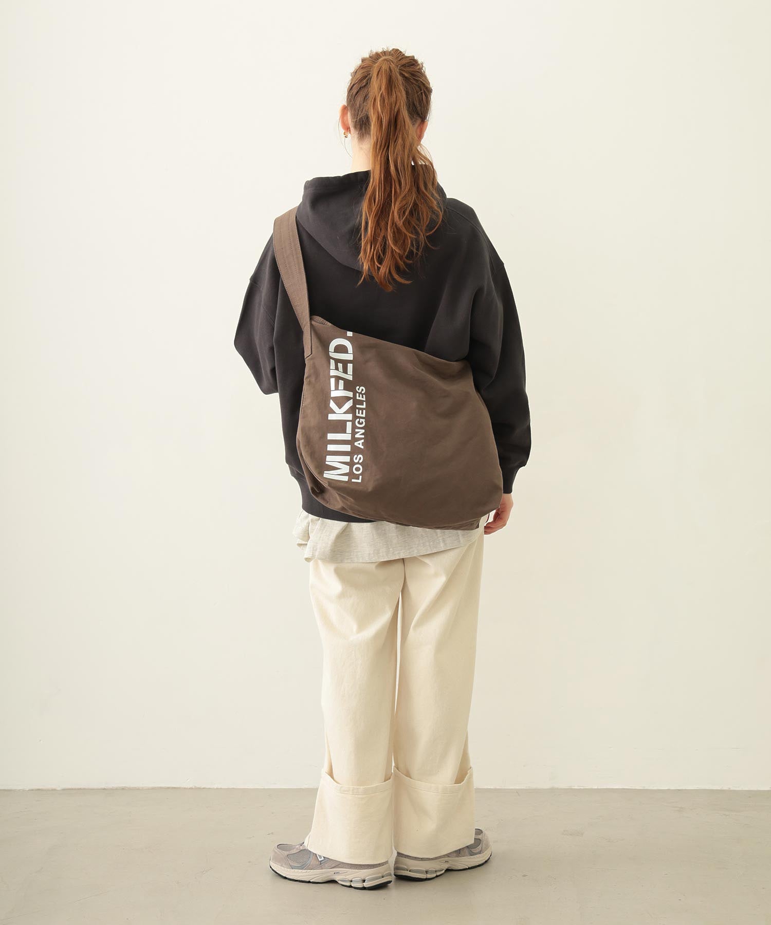 STENCIL LOGO SHOULDER BAG MILKFED.