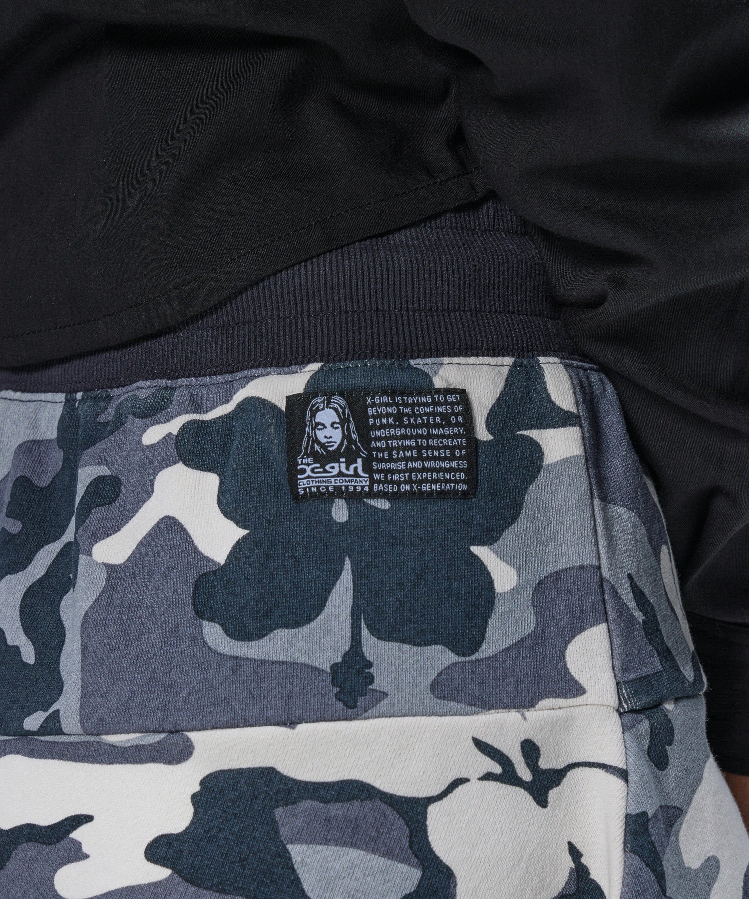 HIBISCUS CAMOUFLAGE SWEAT SKIRT