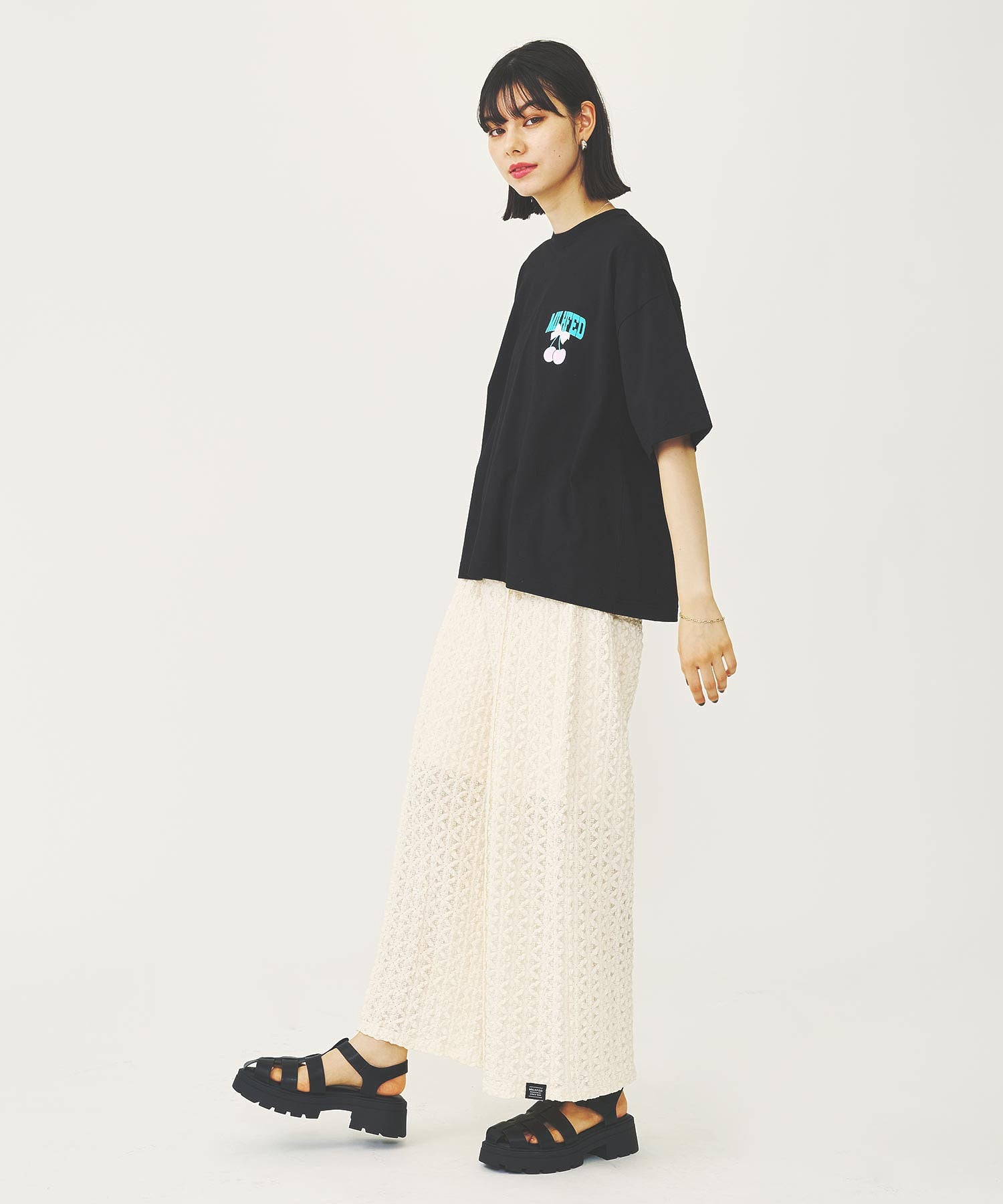 RIBBON AND CHERRY WIDE S/S TEE