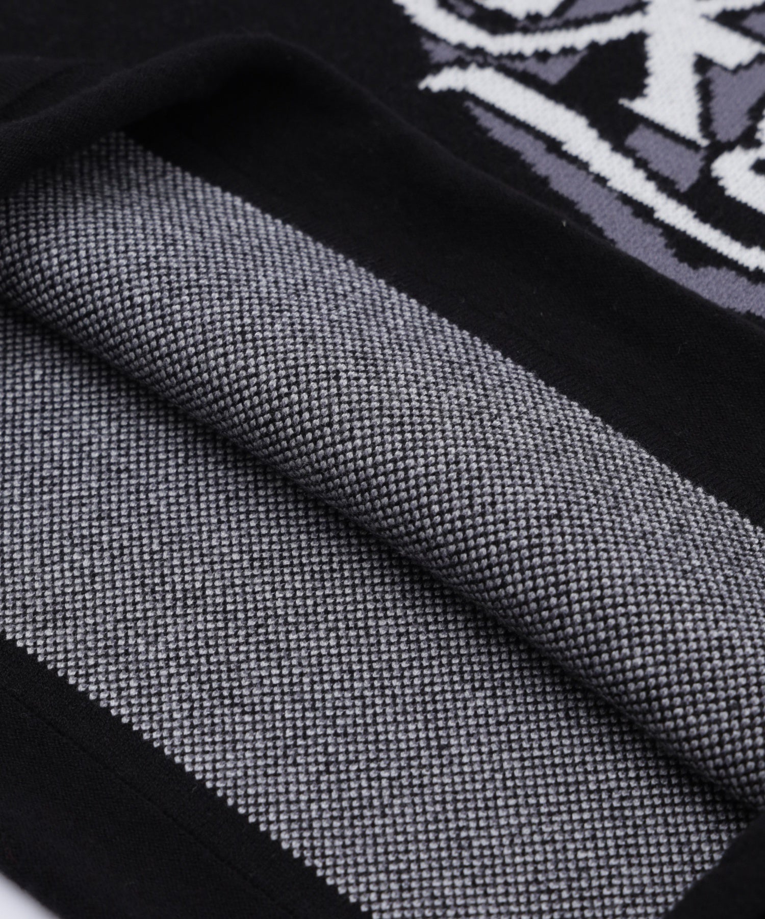 EMBLEM LOGO JACQUARD COMPACT KNIT TOP