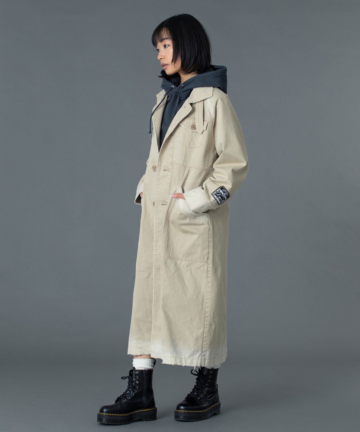 BUTTERFLY PATCH SWEAT HOODIE