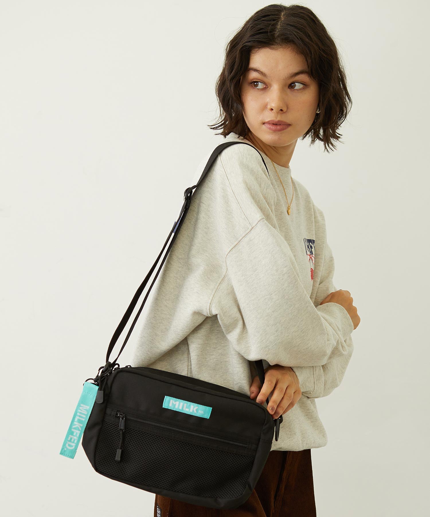SHOULDER WIDE BAG MESH POCKET LtGREEN