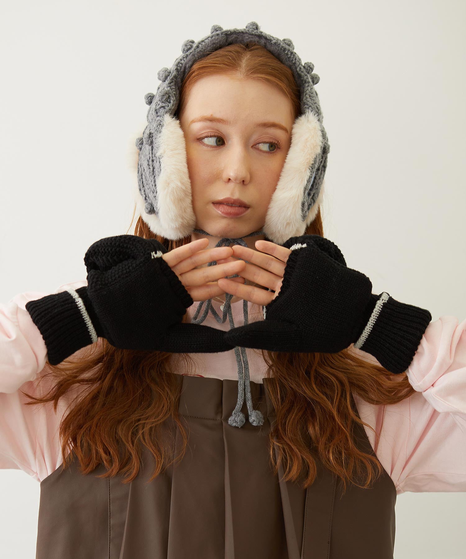 HEART CABLE MITTENS