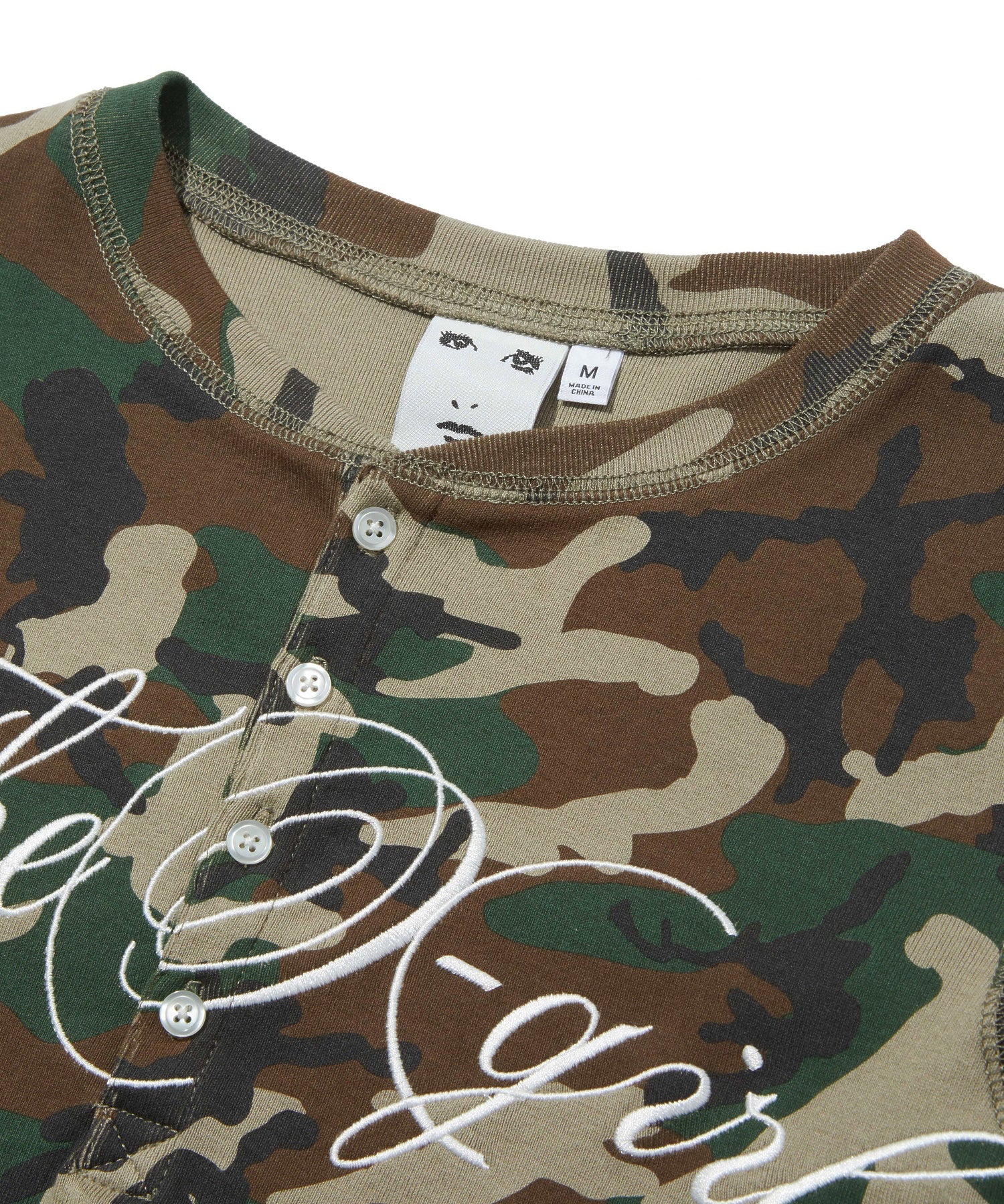 HENLEY NECK SCRIPT LOGO L/S COMPACT TOP