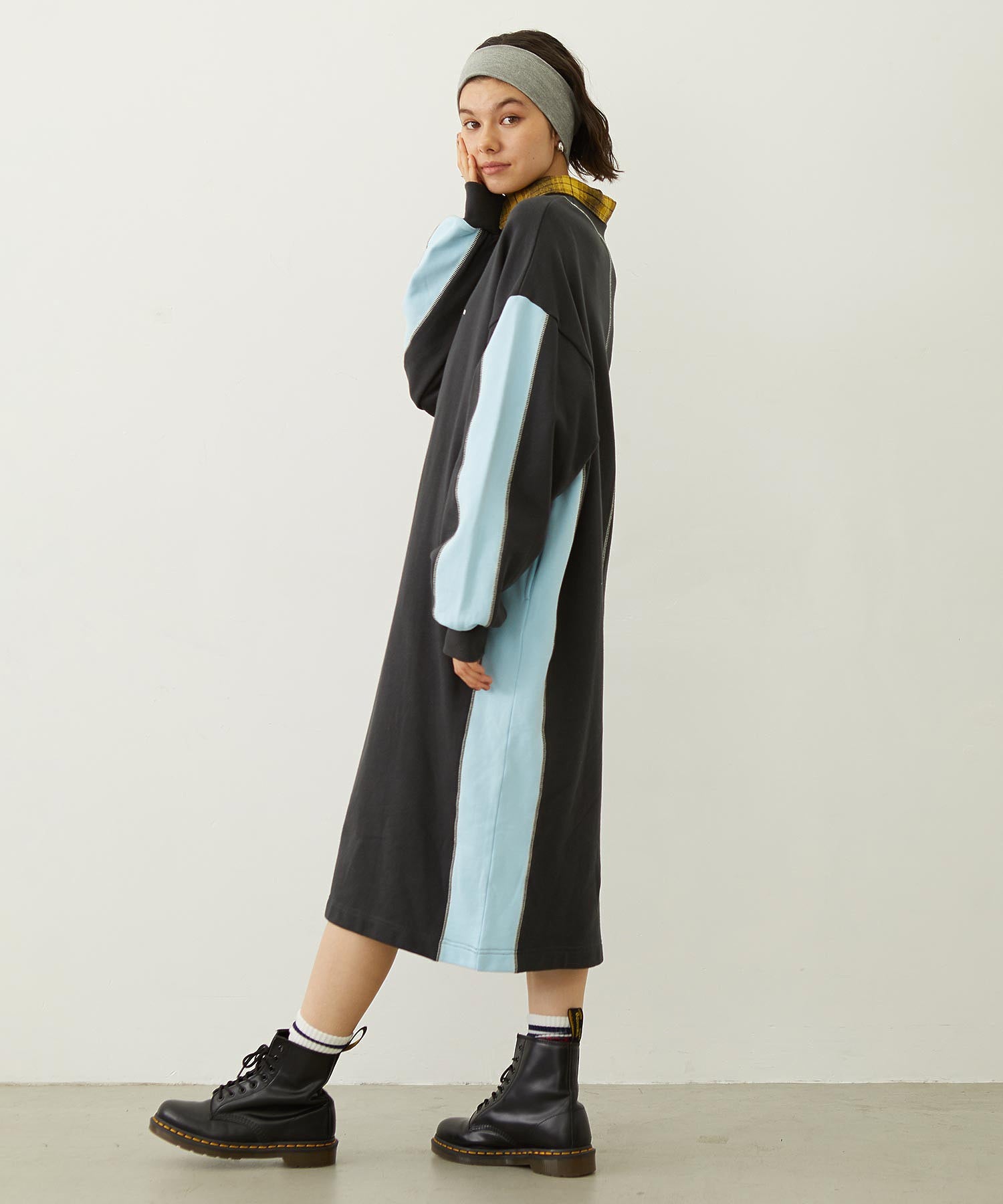 SIDE LINE SWEAT DRESS