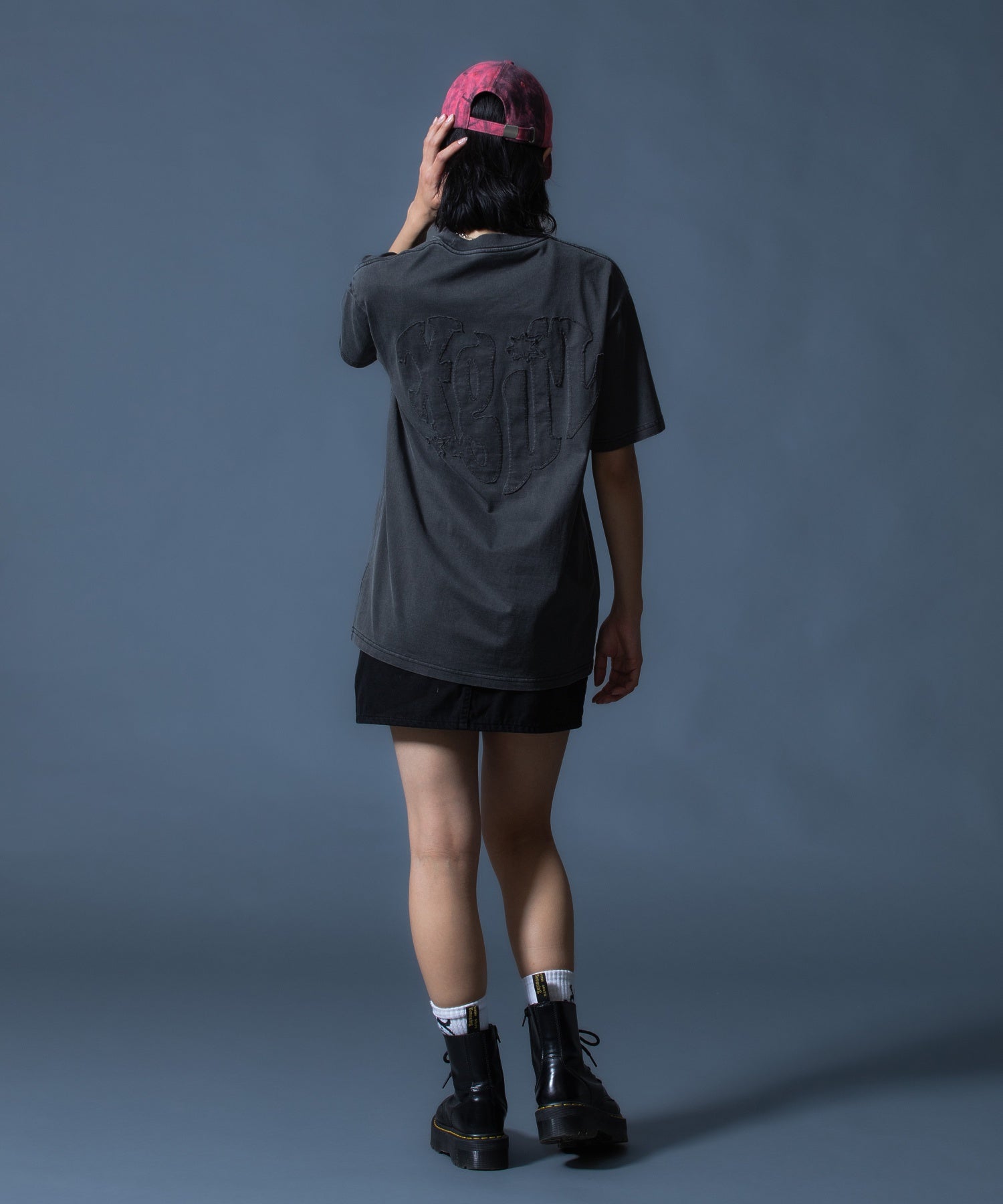 PIGMENT DYED HEART AND LOGO S/S TEE