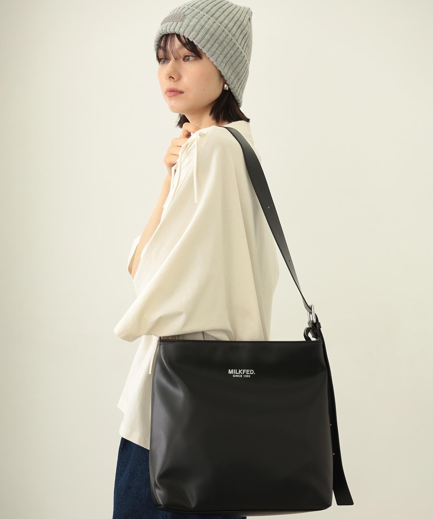 SOLID SHOULDER BAG