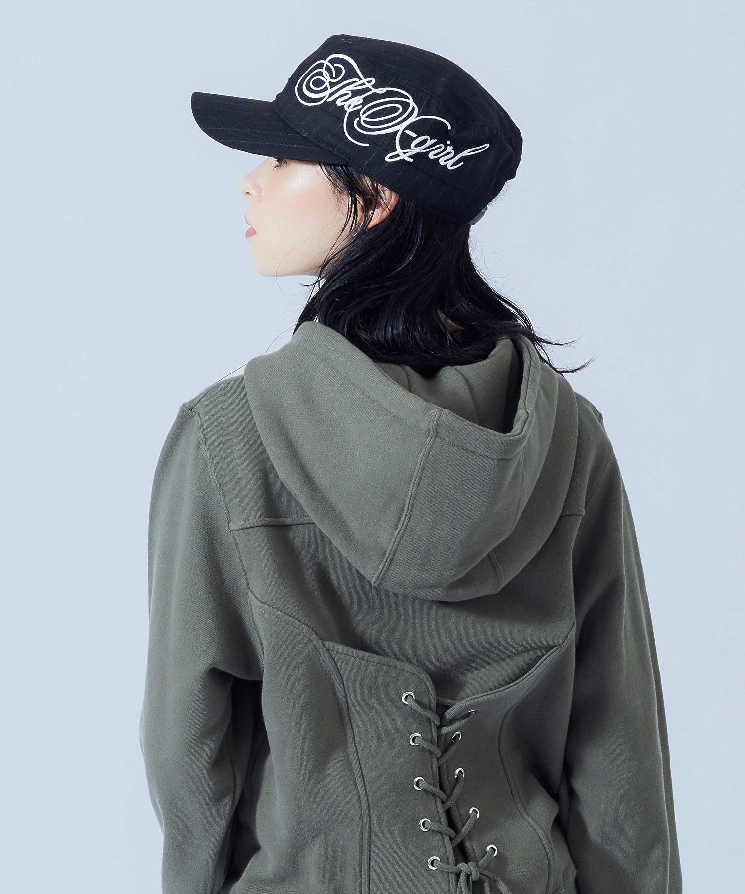 SIDE SCRIPT LOGO STRIPED CASQUETTE