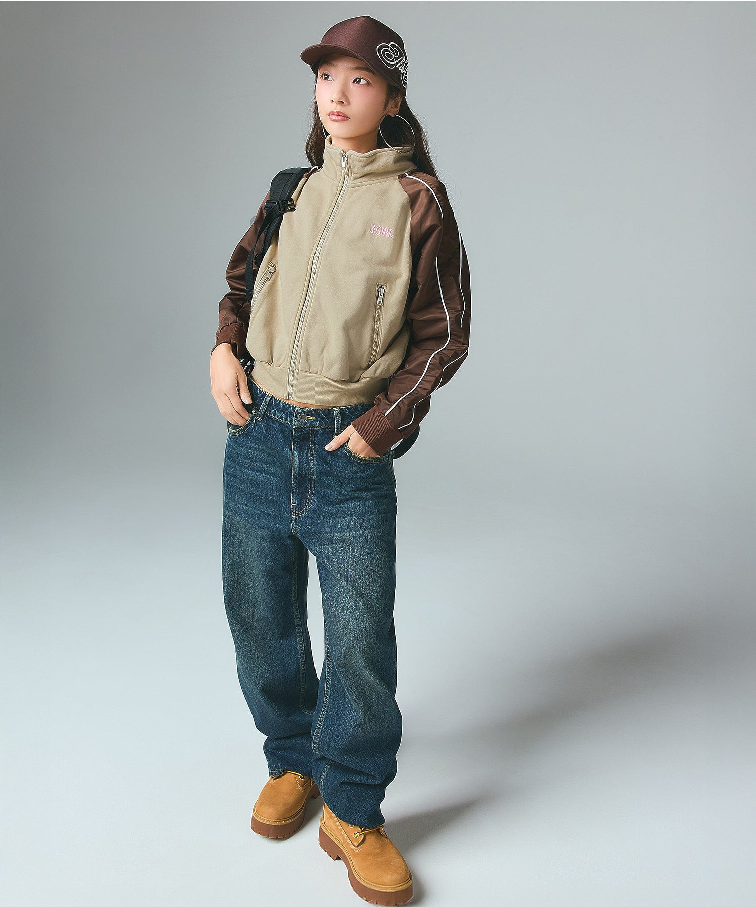 SIDE SCRIPT LOGO TRUCKER CAP