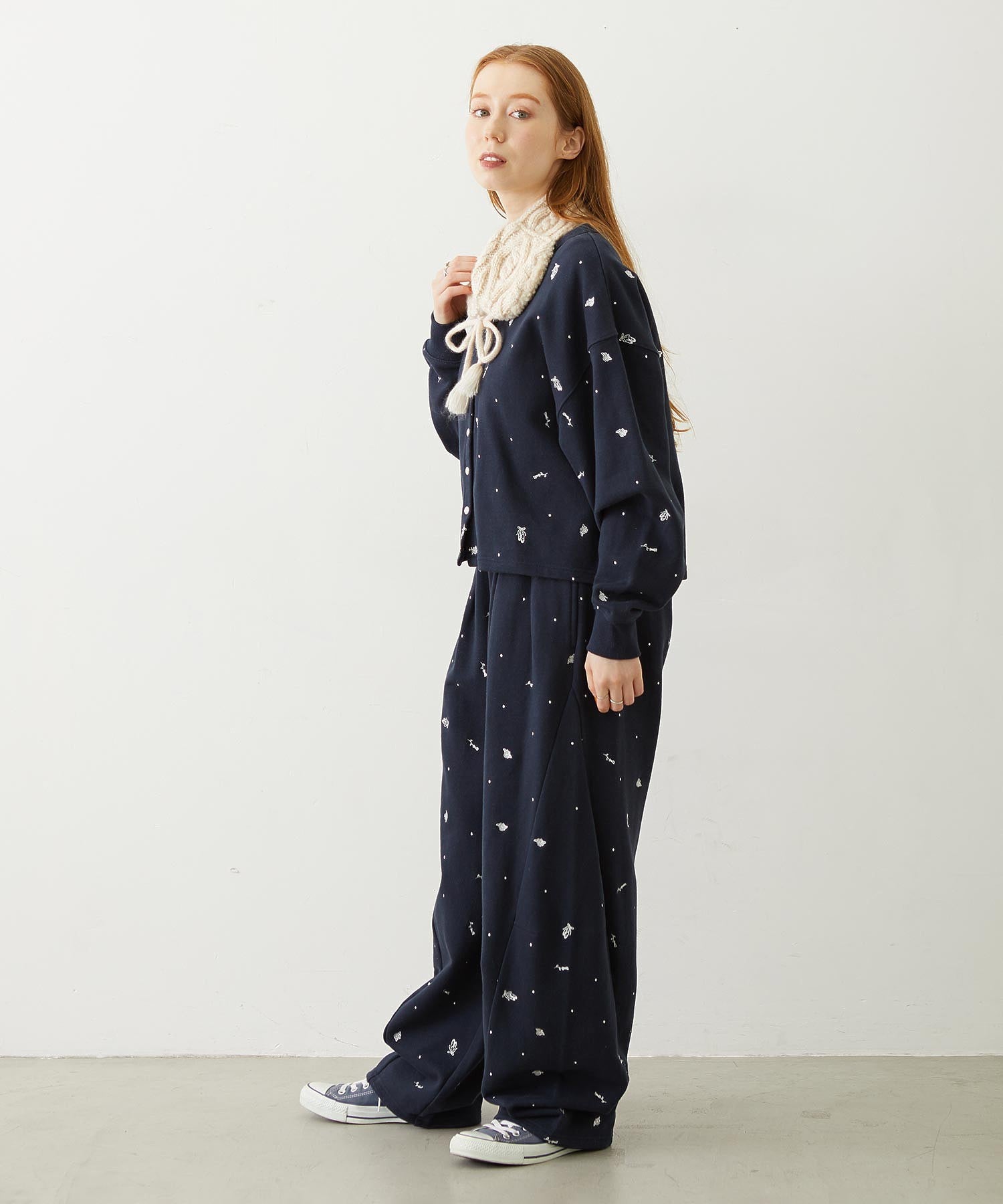 EMBROIDERED ROSE SWEAT WIDE PANTS